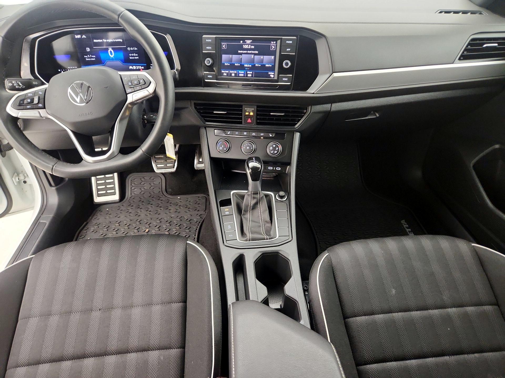 Thumbnail: 2024 Volkswagen Jetta - 9