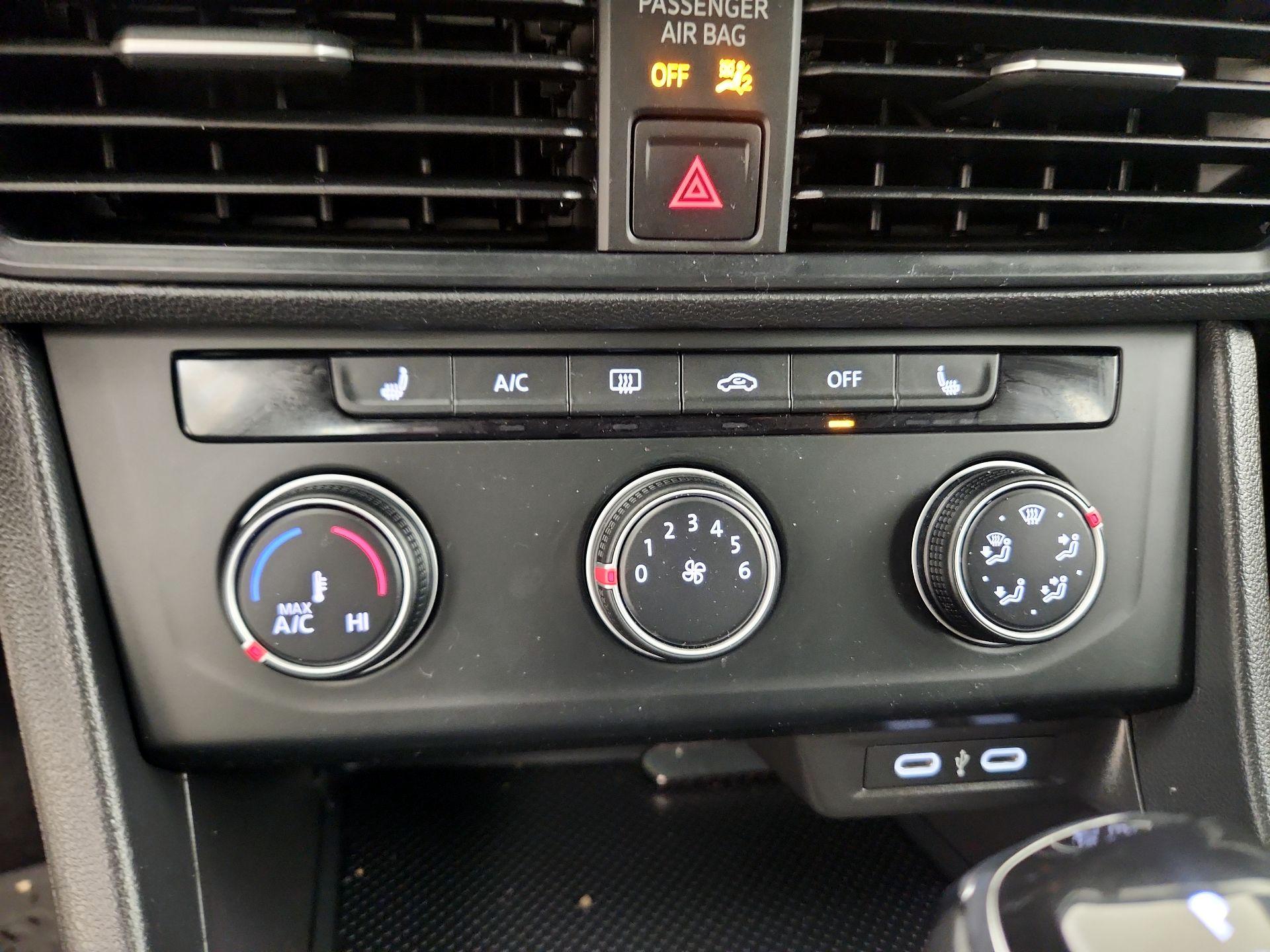 Thumbnail: 2024 Volkswagen Jetta - 16