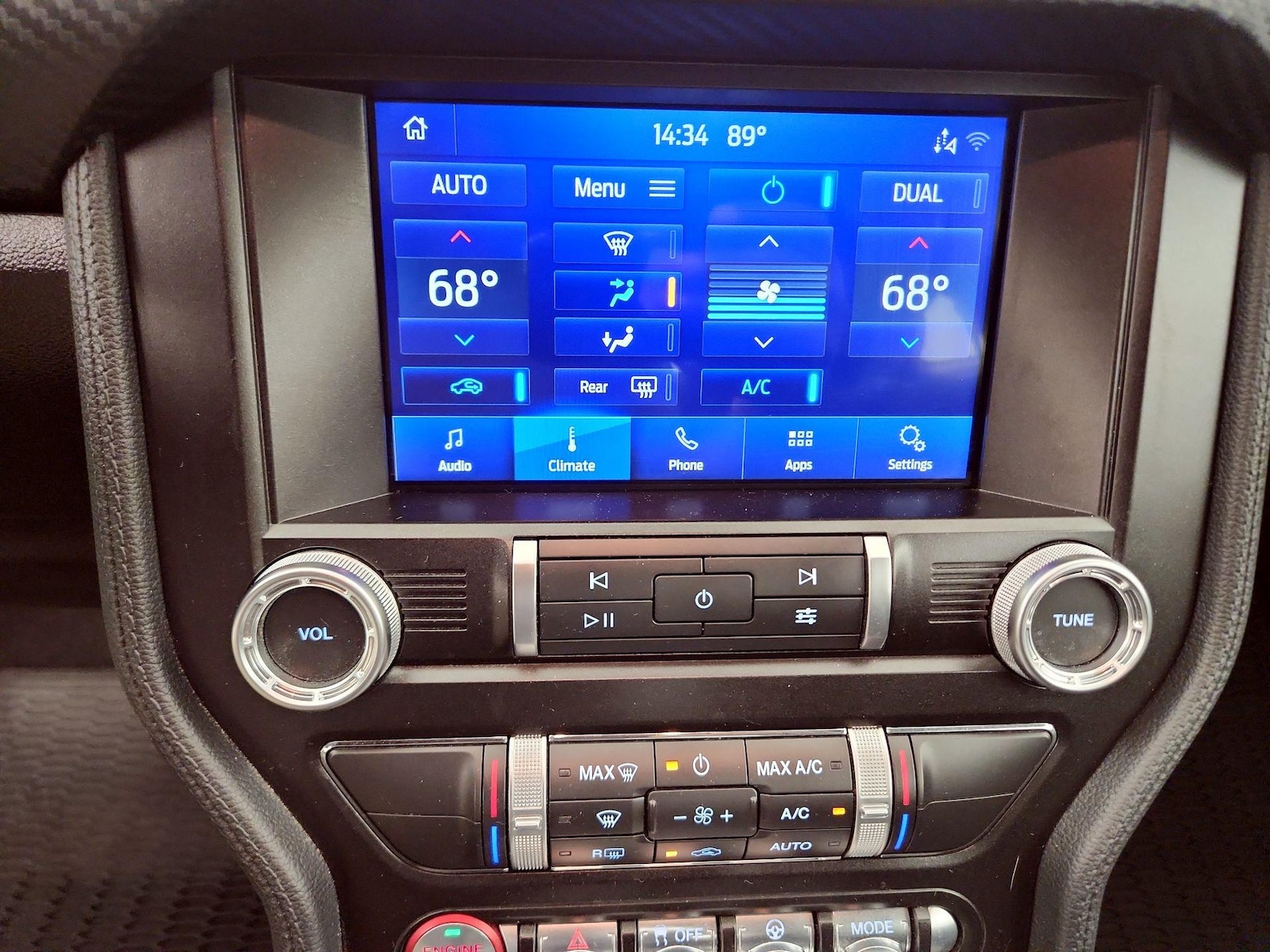 2021 Ford Mustang EcoBoost - Photo 17