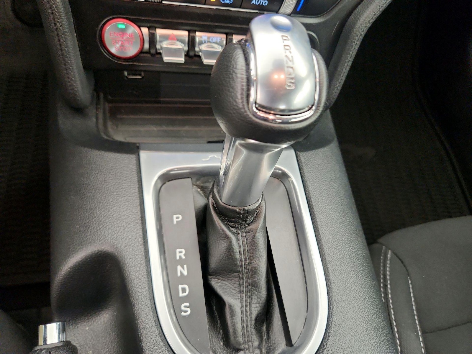 2021 Ford Mustang EcoBoost - Photo 18