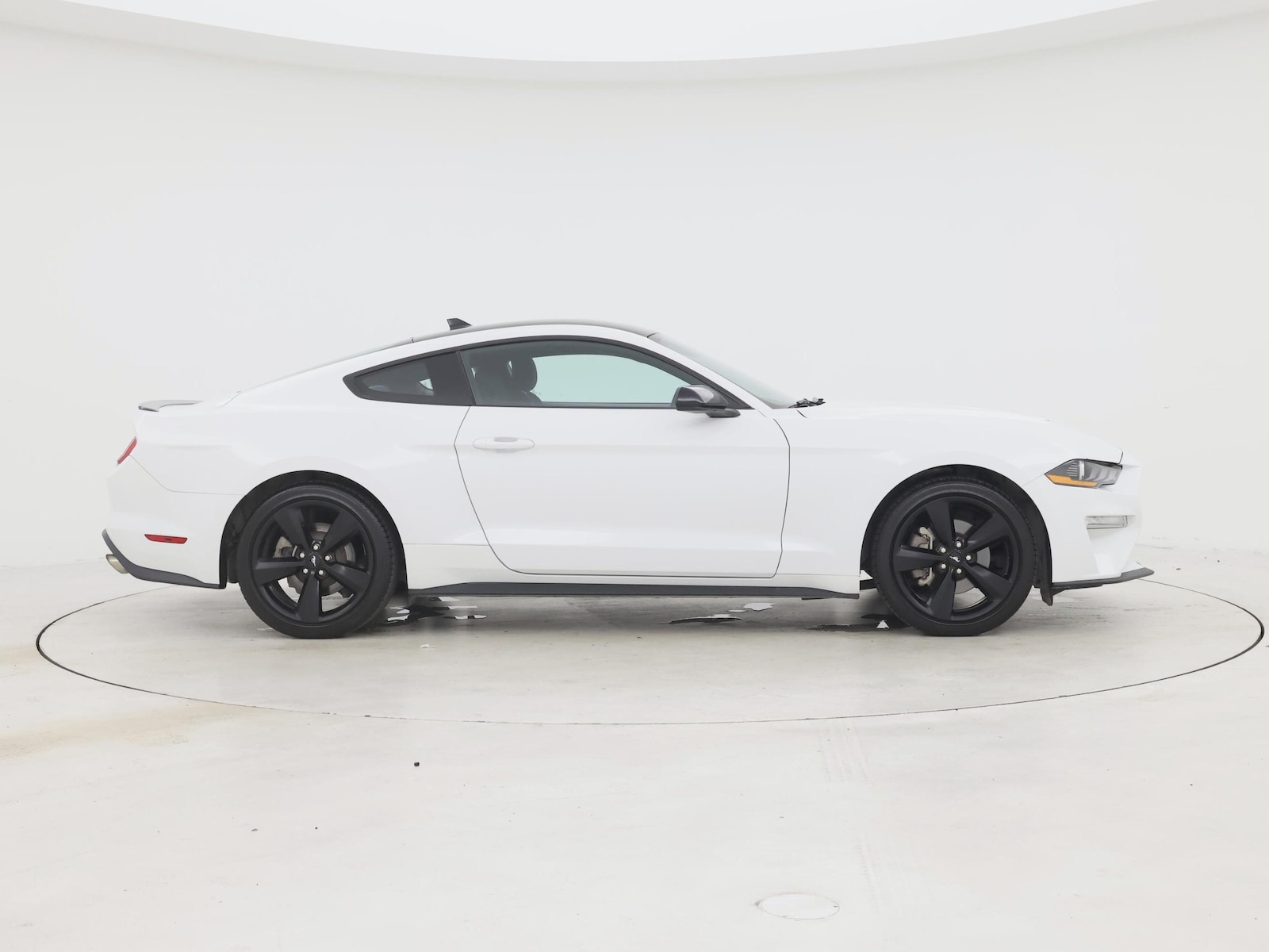 2021 Ford Mustang EcoBoost - Photo 8