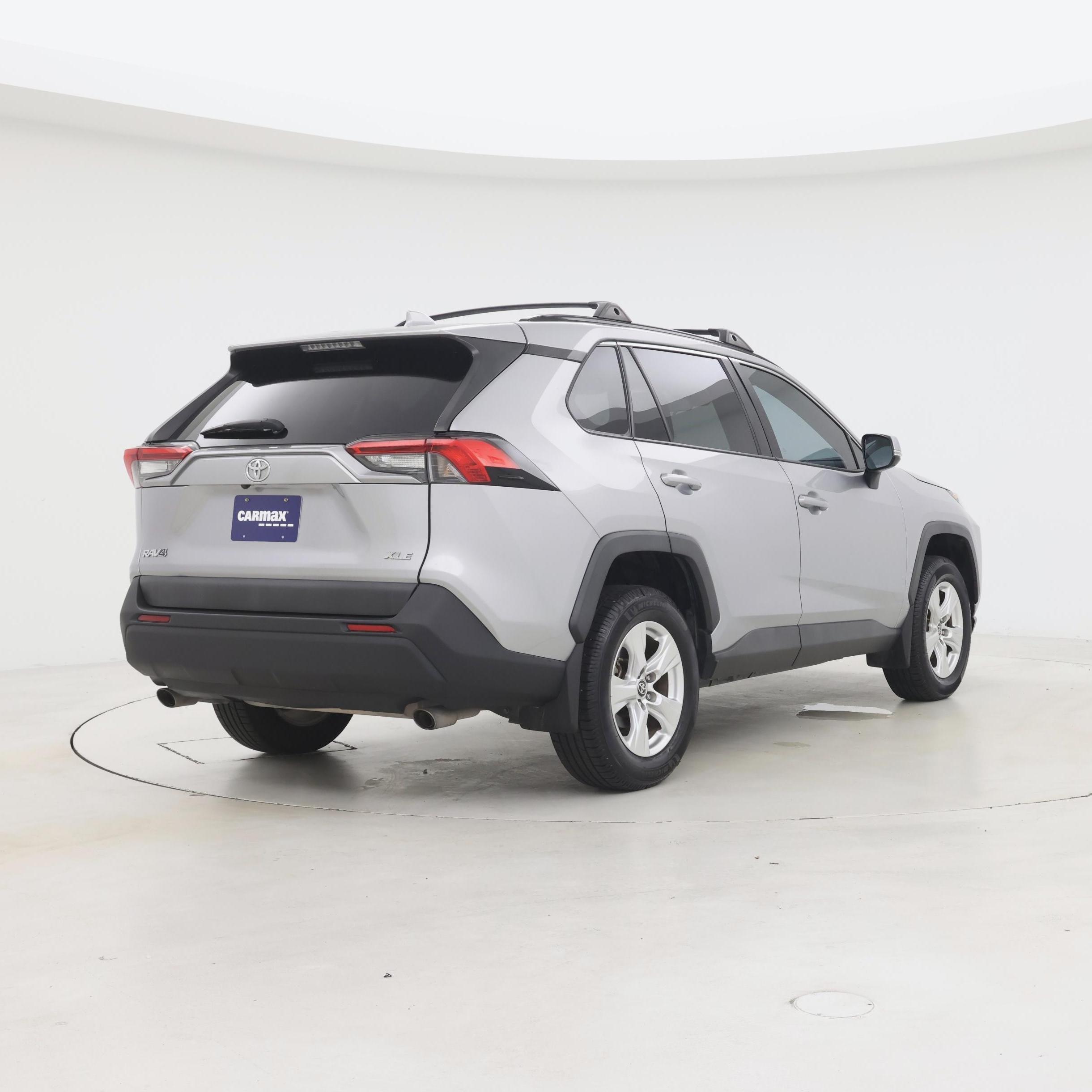 Thumbnail: 2021 Toyota RAV4 - 8
