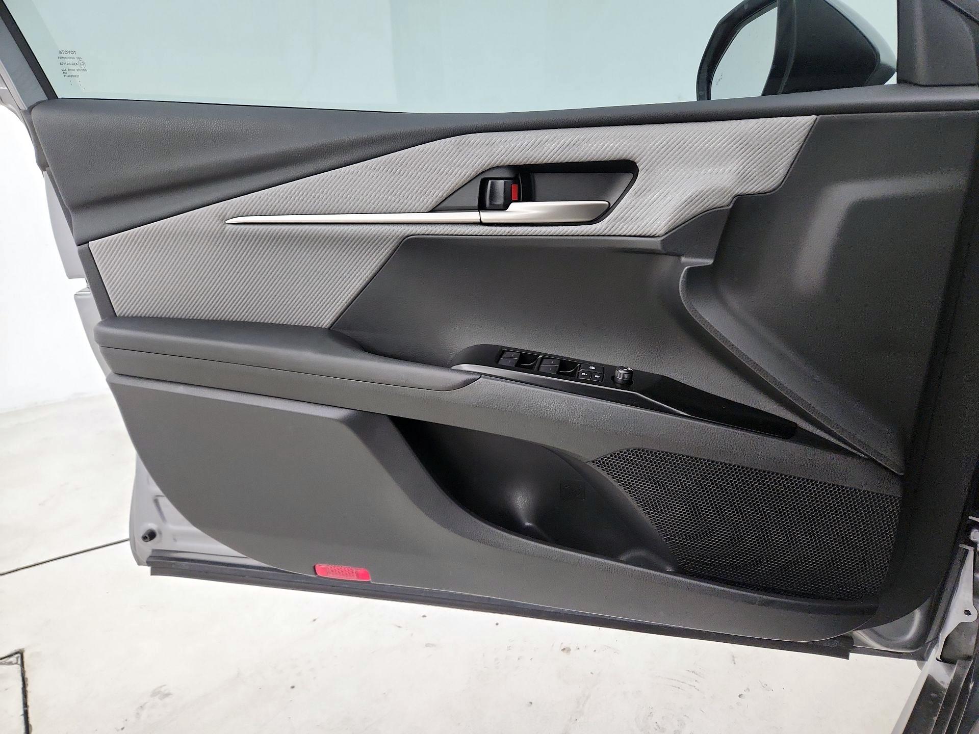 Thumbnail: 2025 Toyota Camry - 12