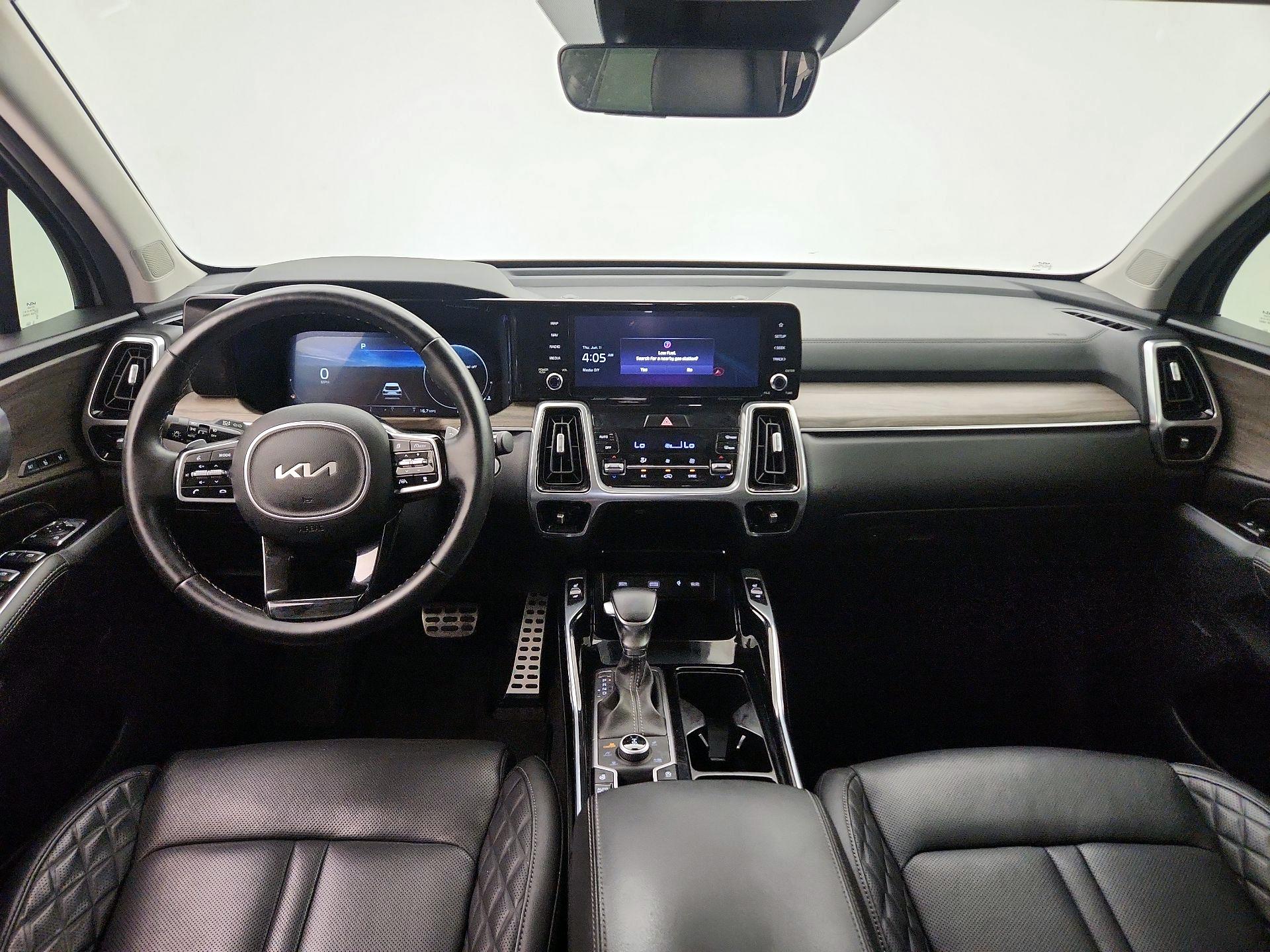 Thumbnail: 2023 Kia Sorento - 9