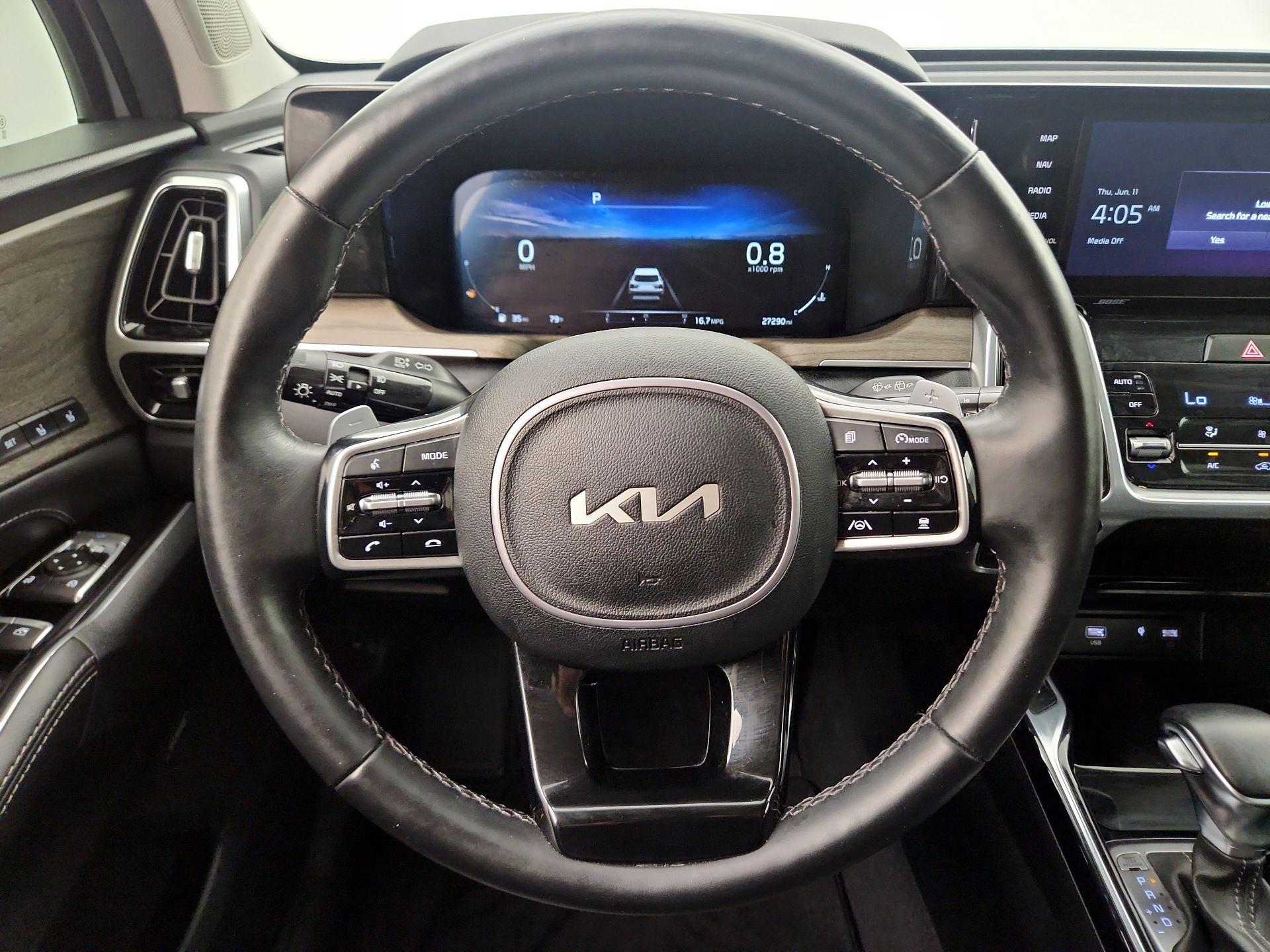 Thumbnail: 2023 Kia Sorento - 10