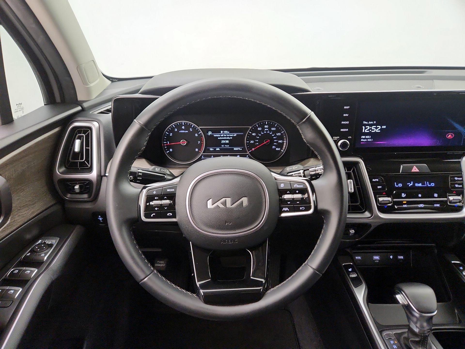 Thumbnail: 2023 Kia Sorento - 10