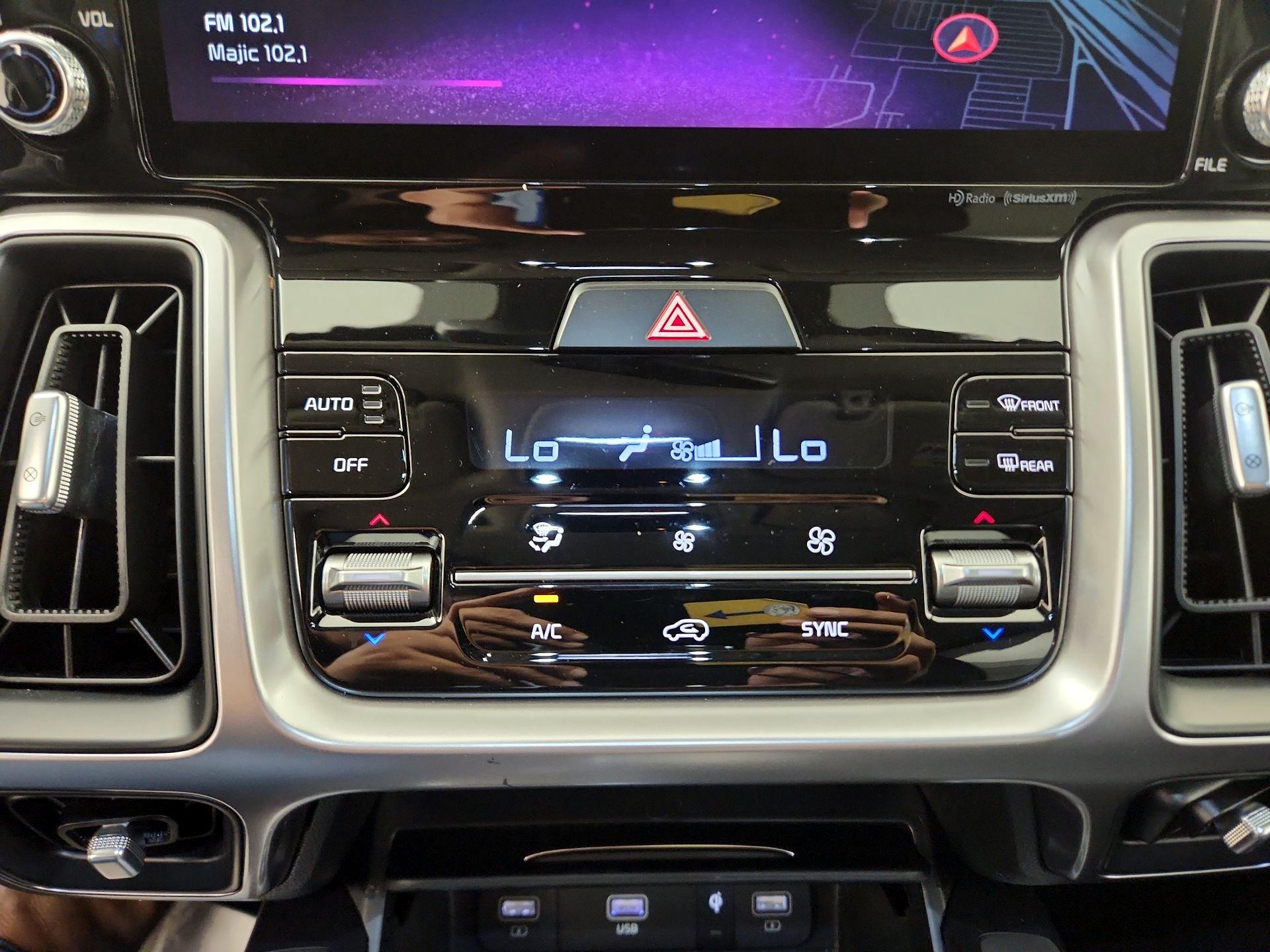 Thumbnail: 2023 Kia Sorento - 14