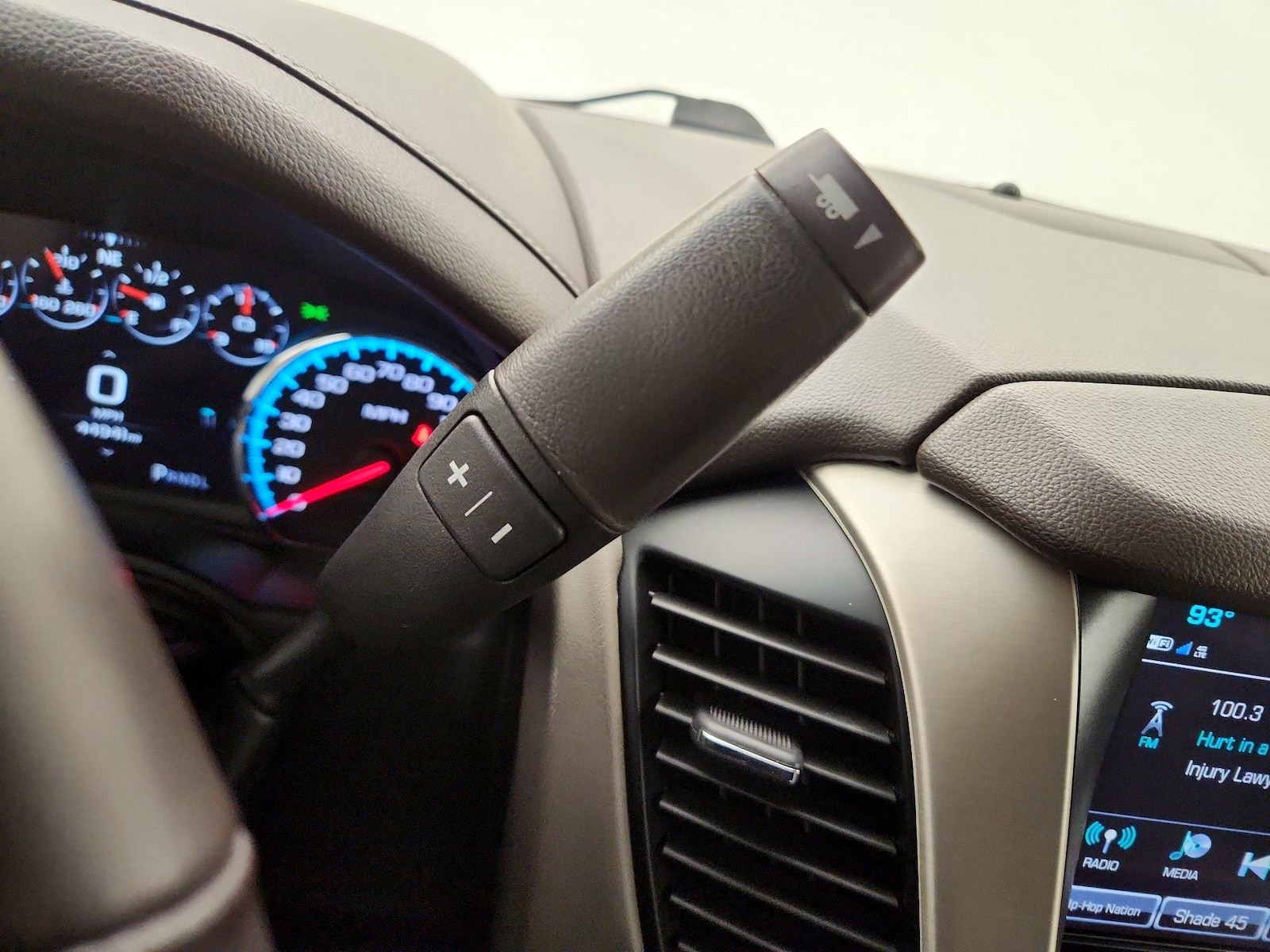 2020 GMC Yukon Denali - Photo 19