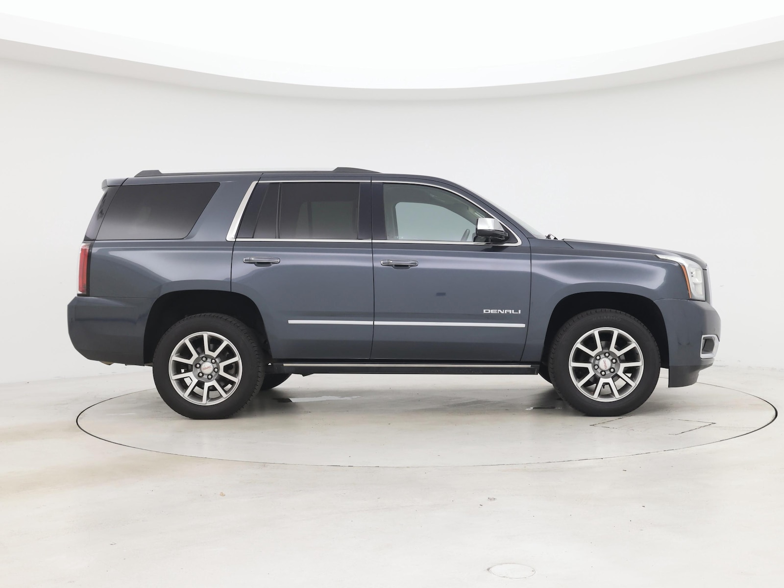 2020 GMC Yukon Denali - Photo 8