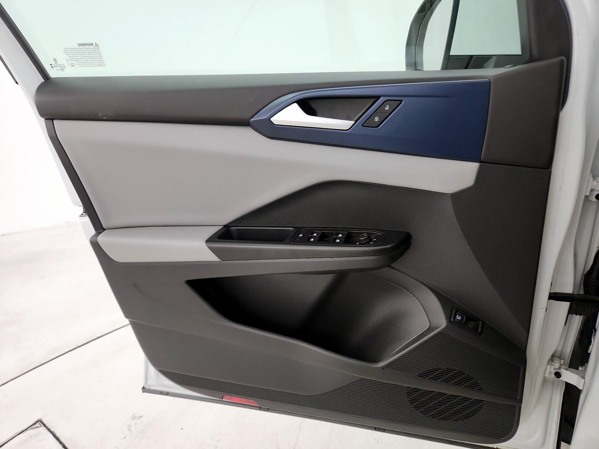 Thumbnail: 2023 Volkswagen Taos - 12