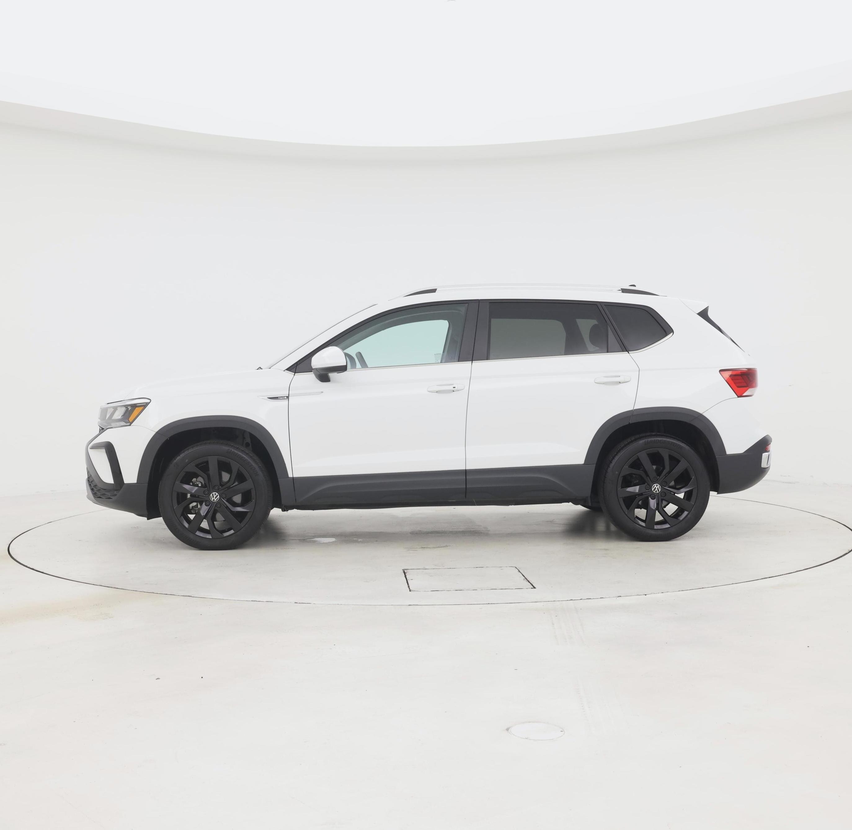 Thumbnail: 2023 Volkswagen Taos - 3