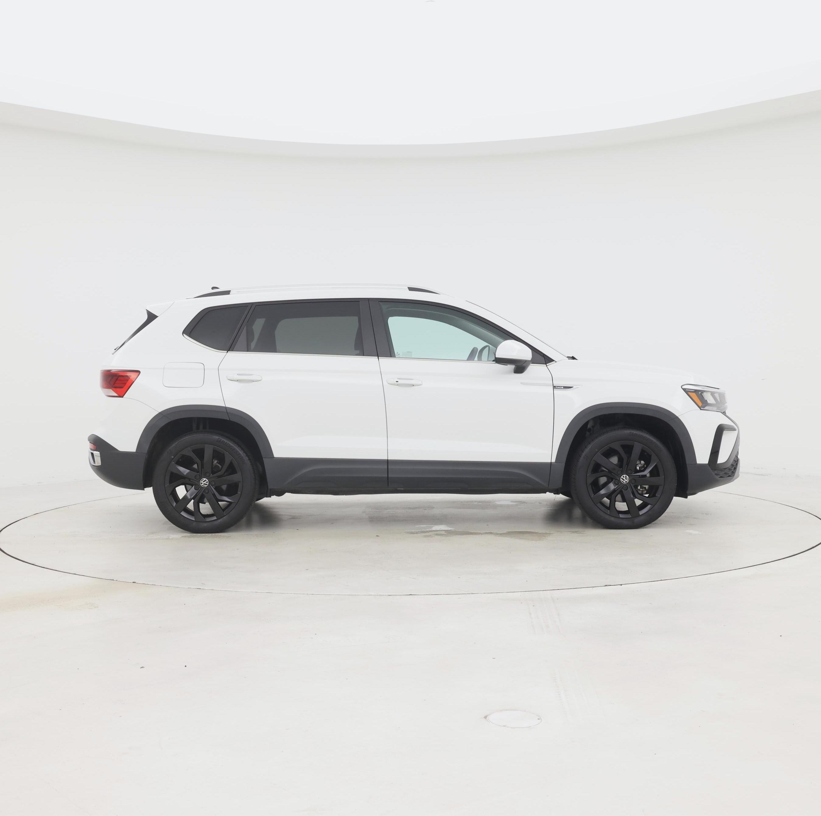 Thumbnail: 2023 Volkswagen Taos - 7