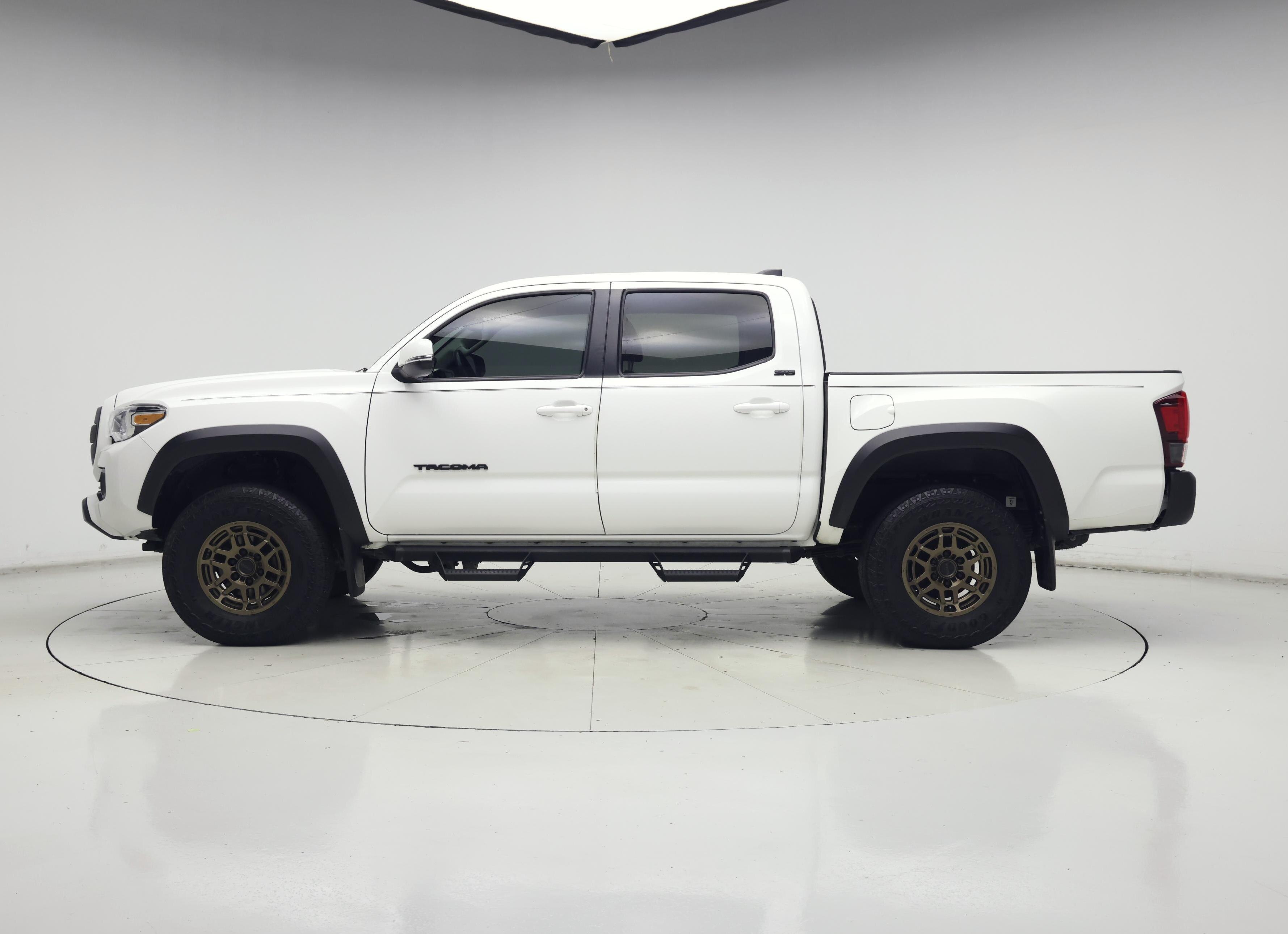 Thumbnail: 2023 Toyota Tacoma - 3