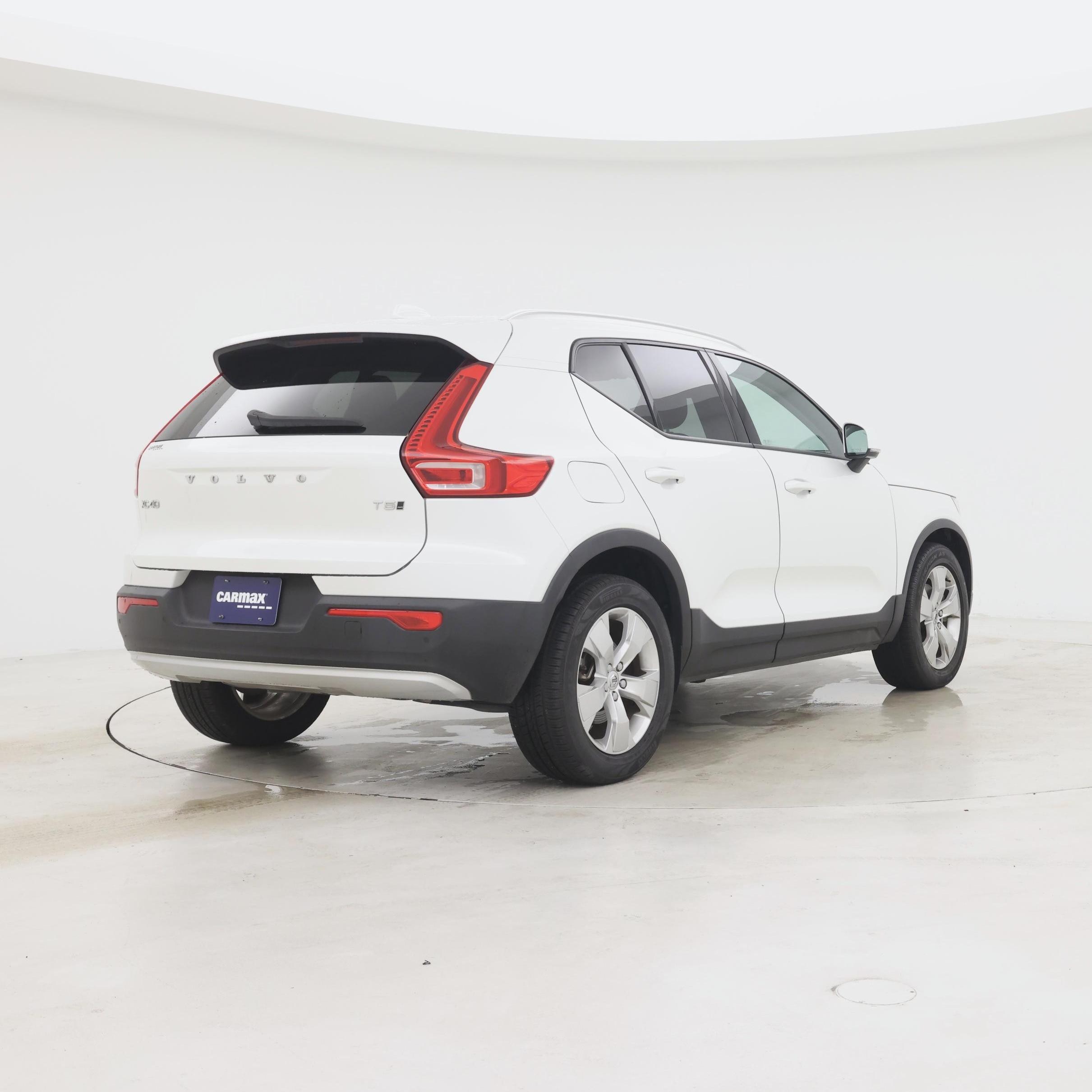 Thumbnail: 2021 Volvo XC40 - 8