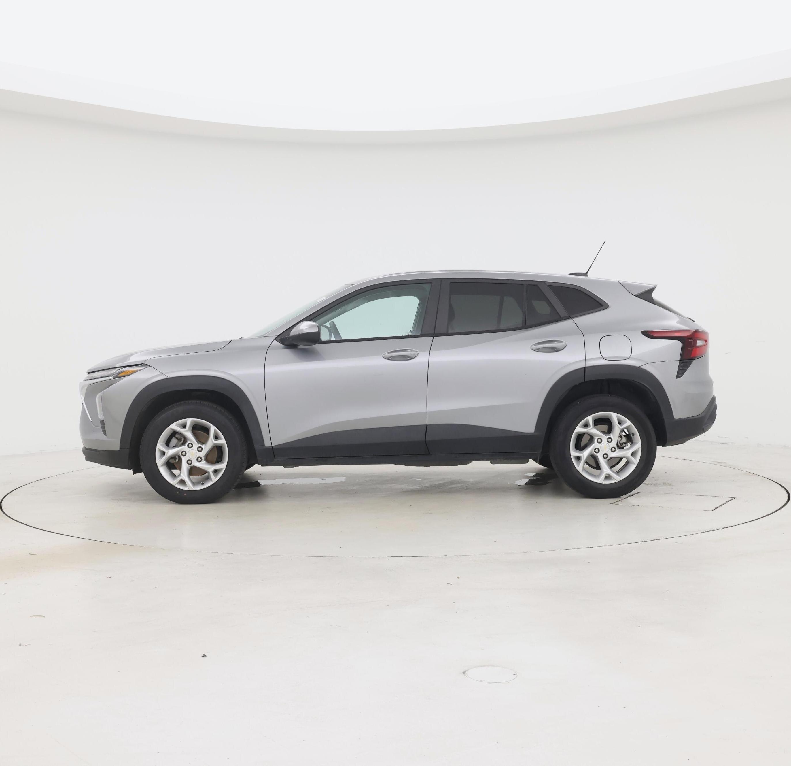 Thumbnail: 2024 Chevrolet Trax - 3