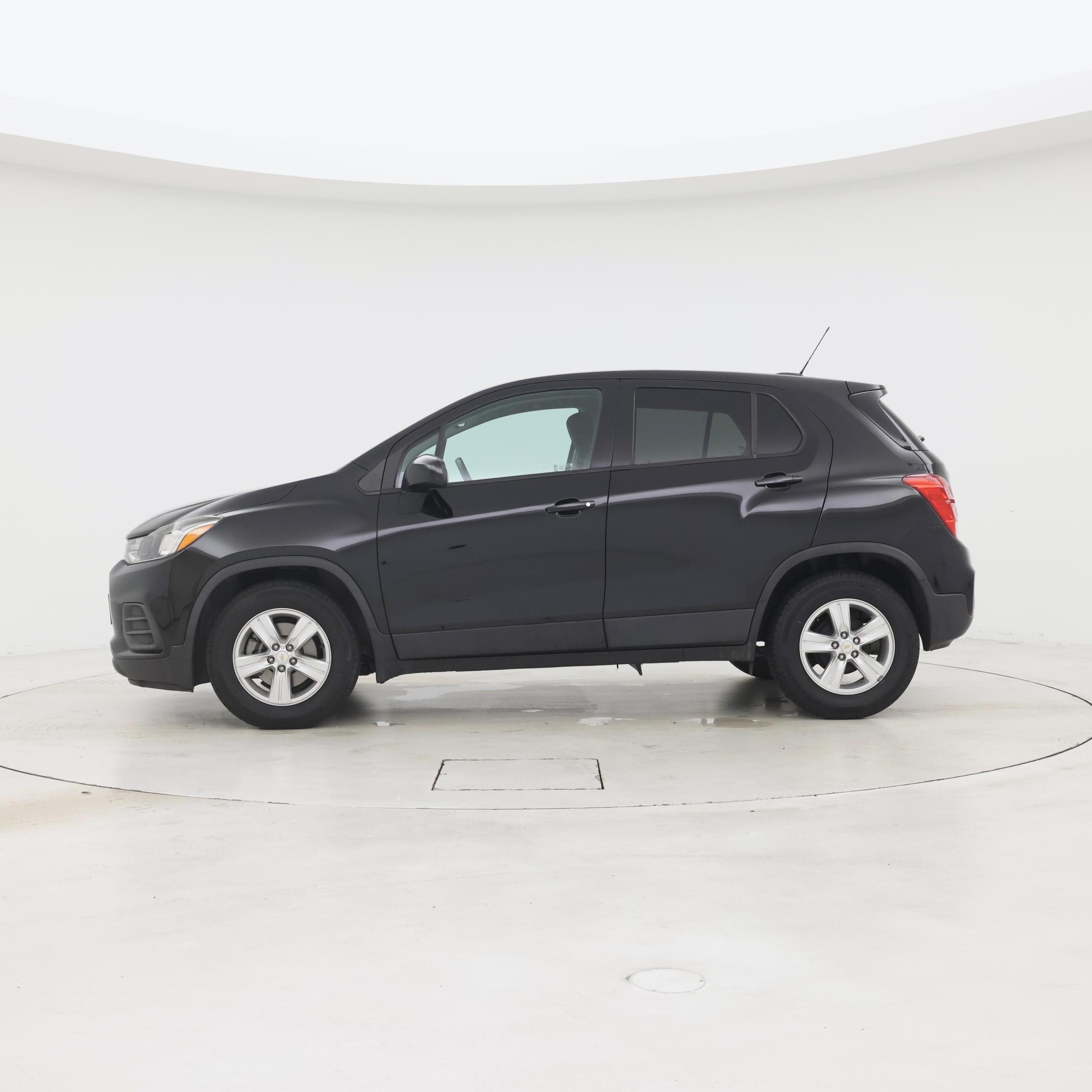 Thumbnail: 2020 Chevrolet Trax - 3