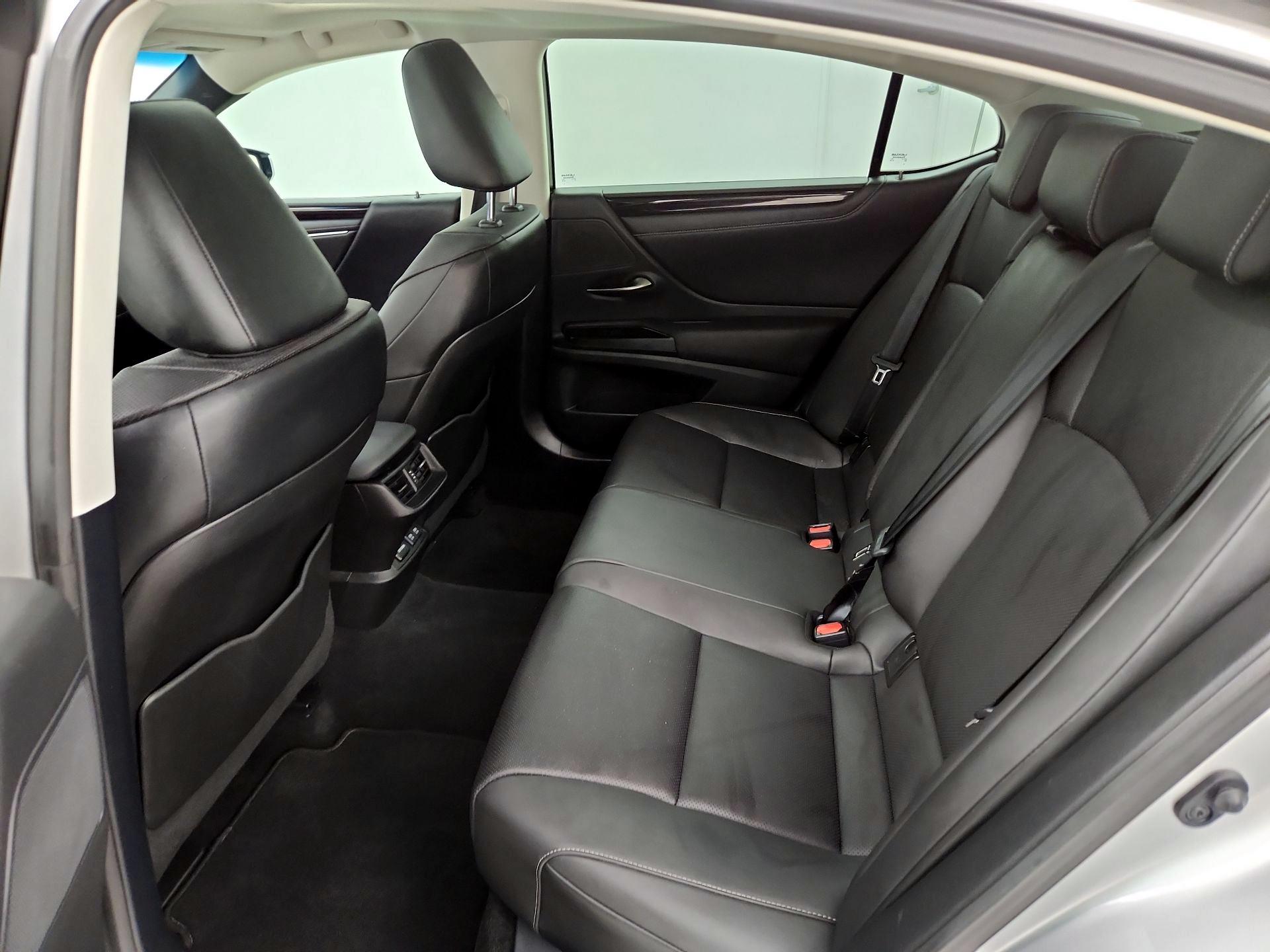 Thumbnail: 2020 Lexus ES - 20