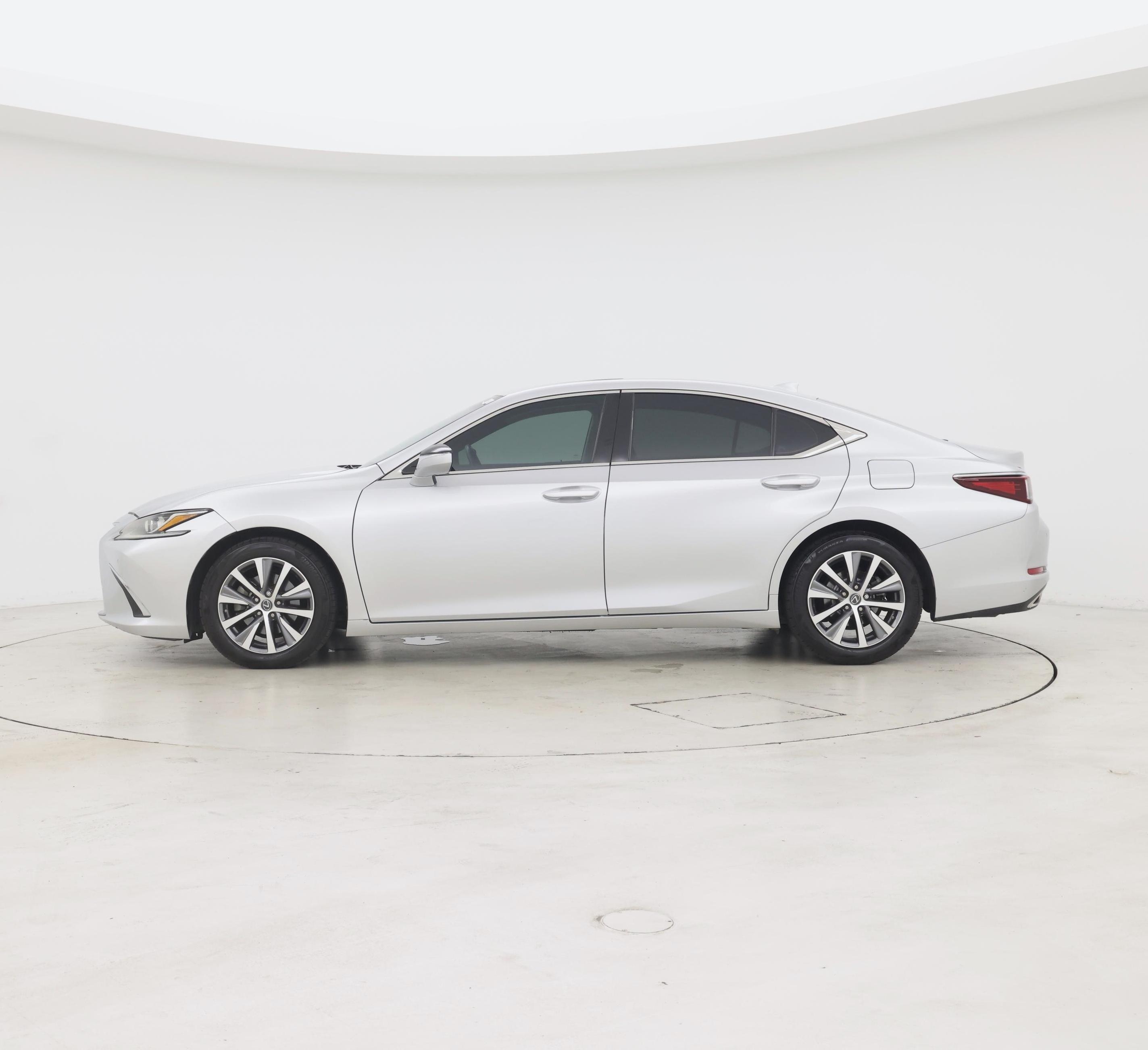 Thumbnail: 2020 Lexus ES - 3