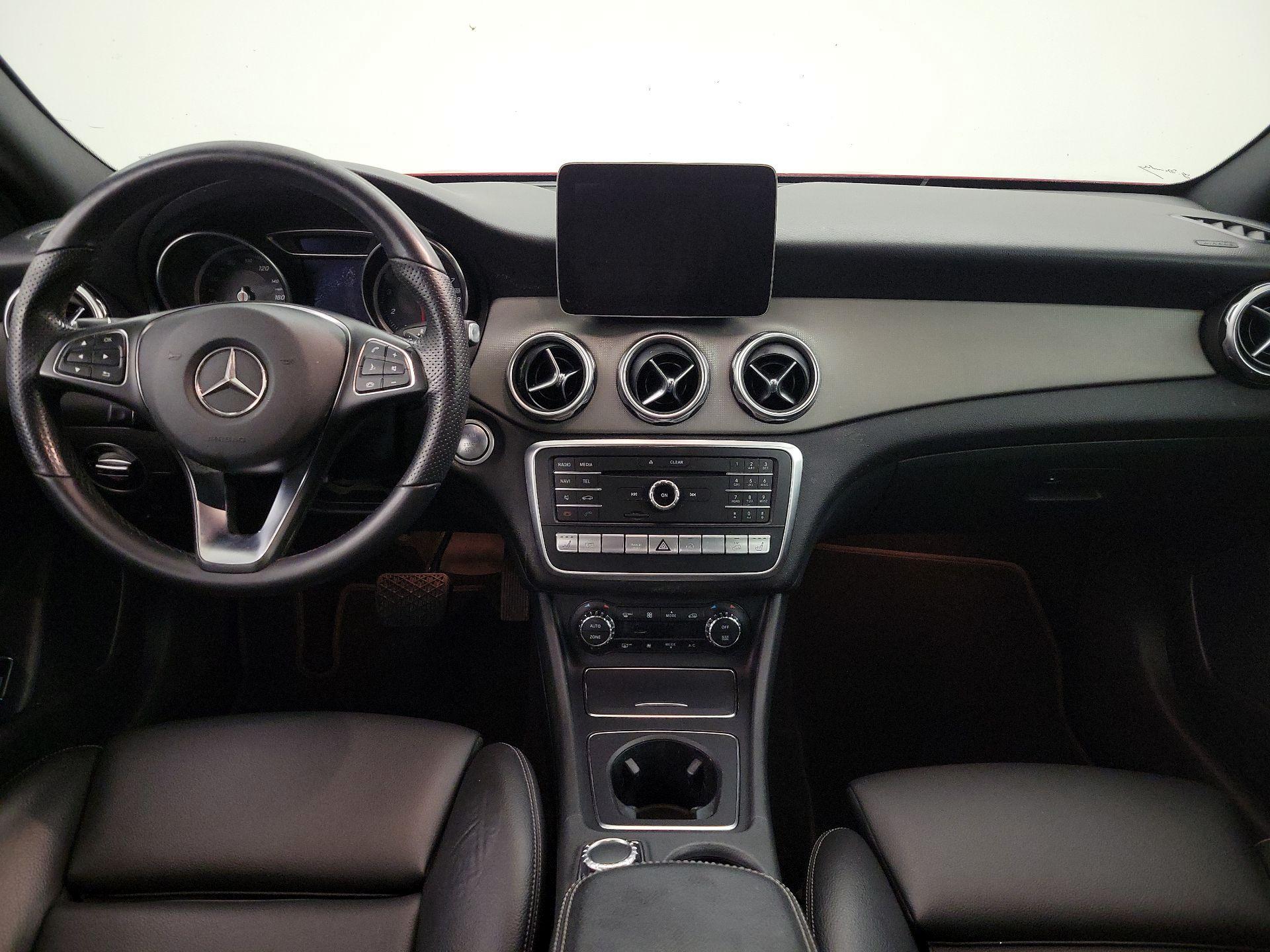 Thumbnail: 2019 Mercedes-Benz GLA - 9