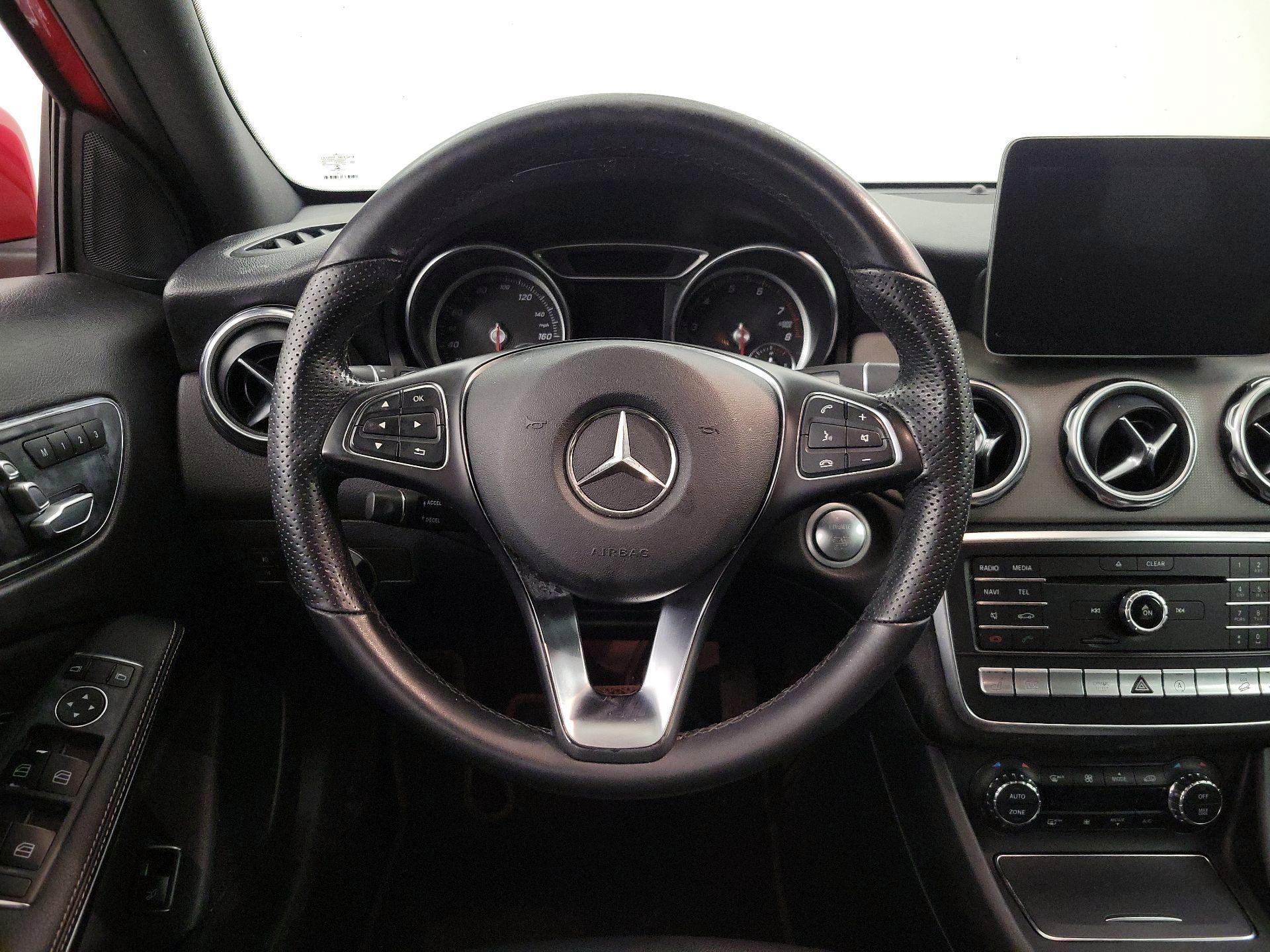 Thumbnail: 2019 Mercedes-Benz GLA - 10