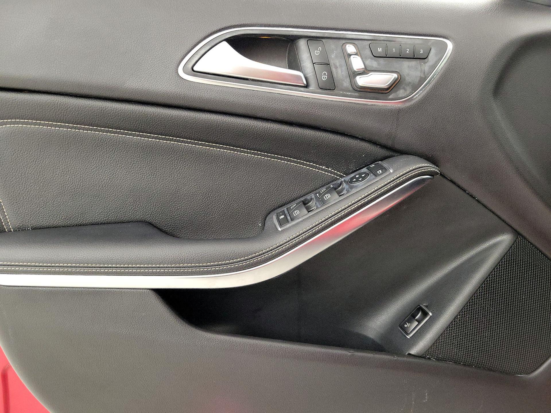 Thumbnail: 2019 Mercedes-Benz GLA - 12