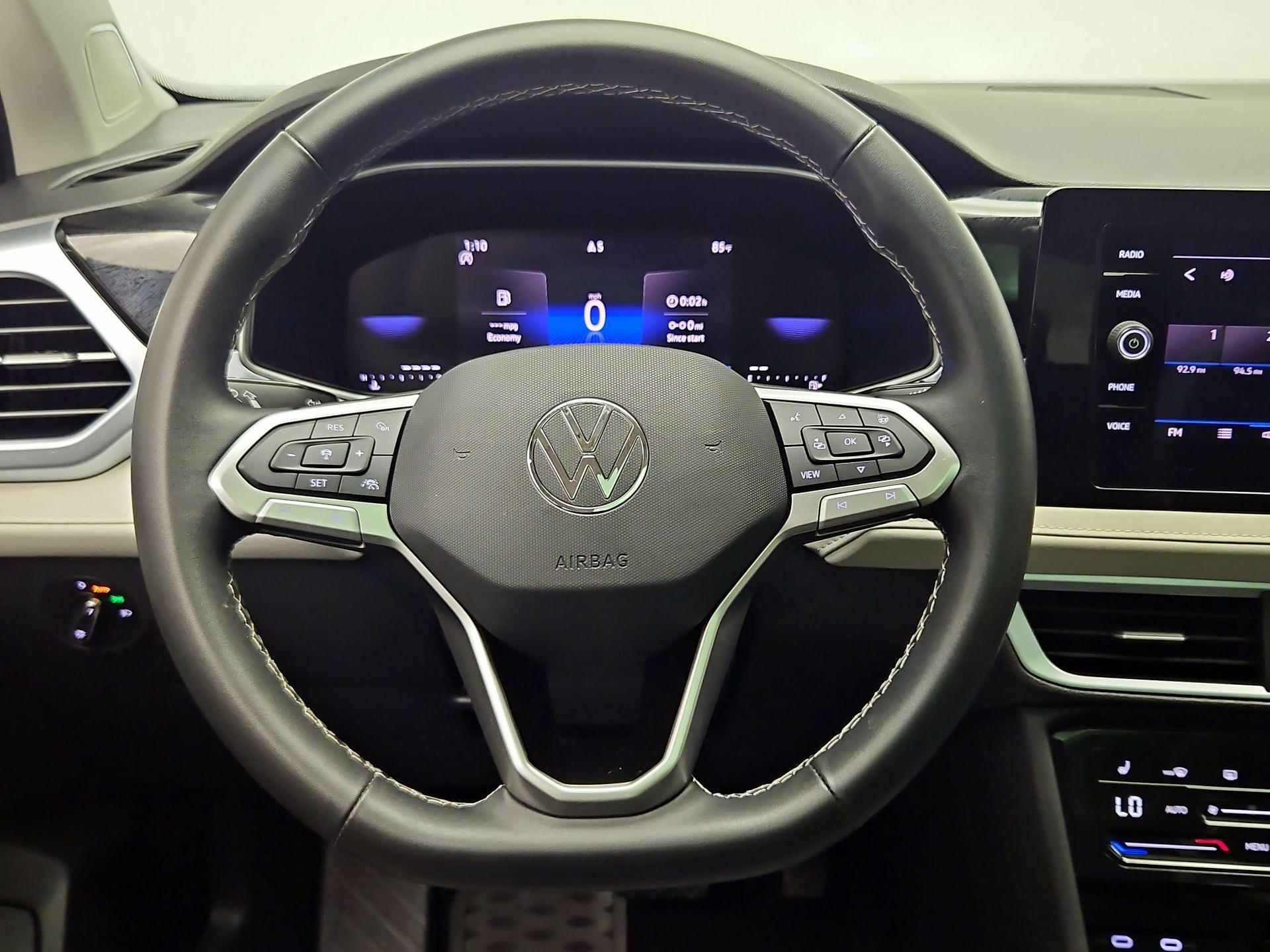 Thumbnail: 2025 Volkswagen Taos - 10