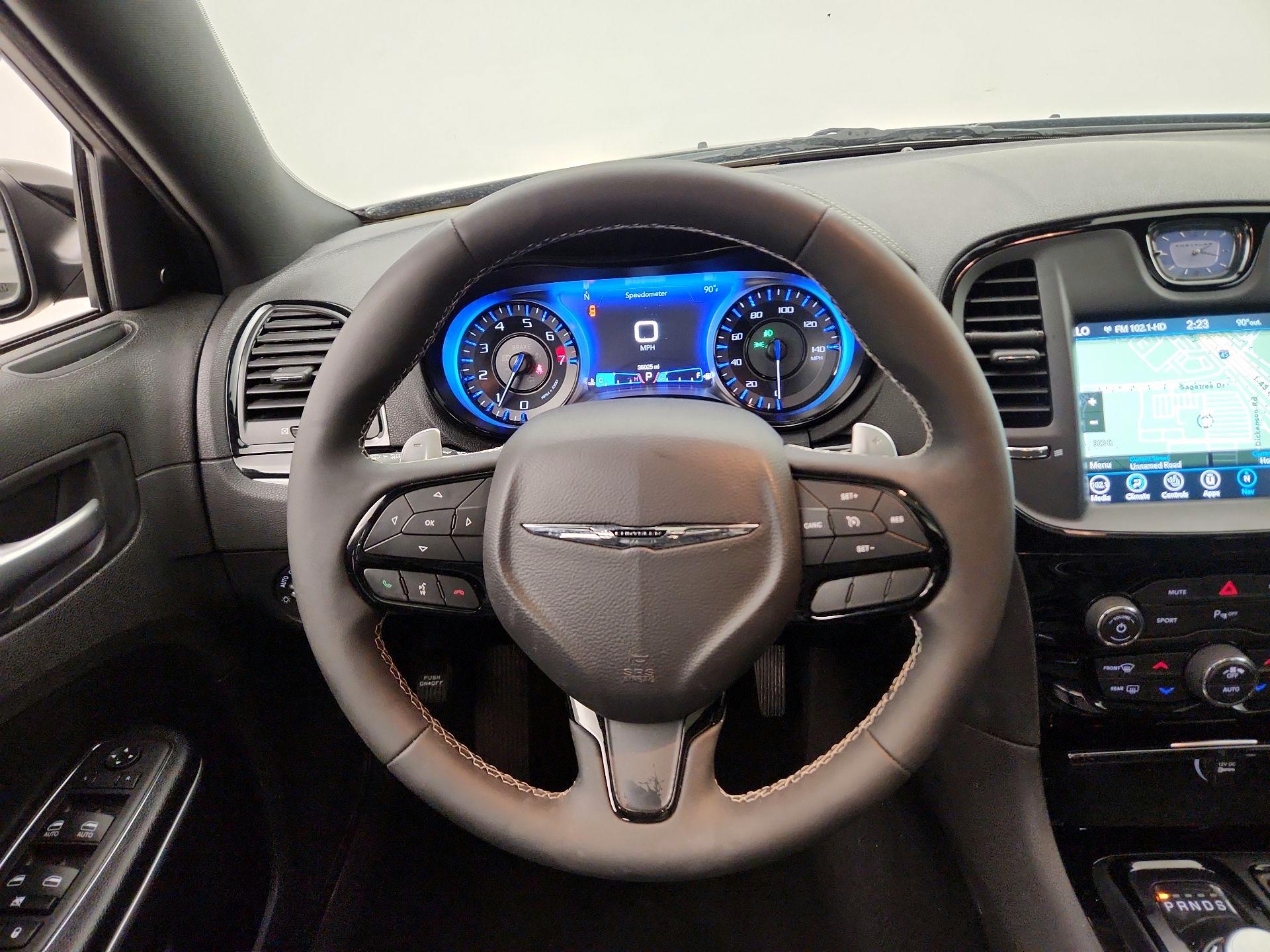 Thumbnail: 2023 Chrysler 300 - 10