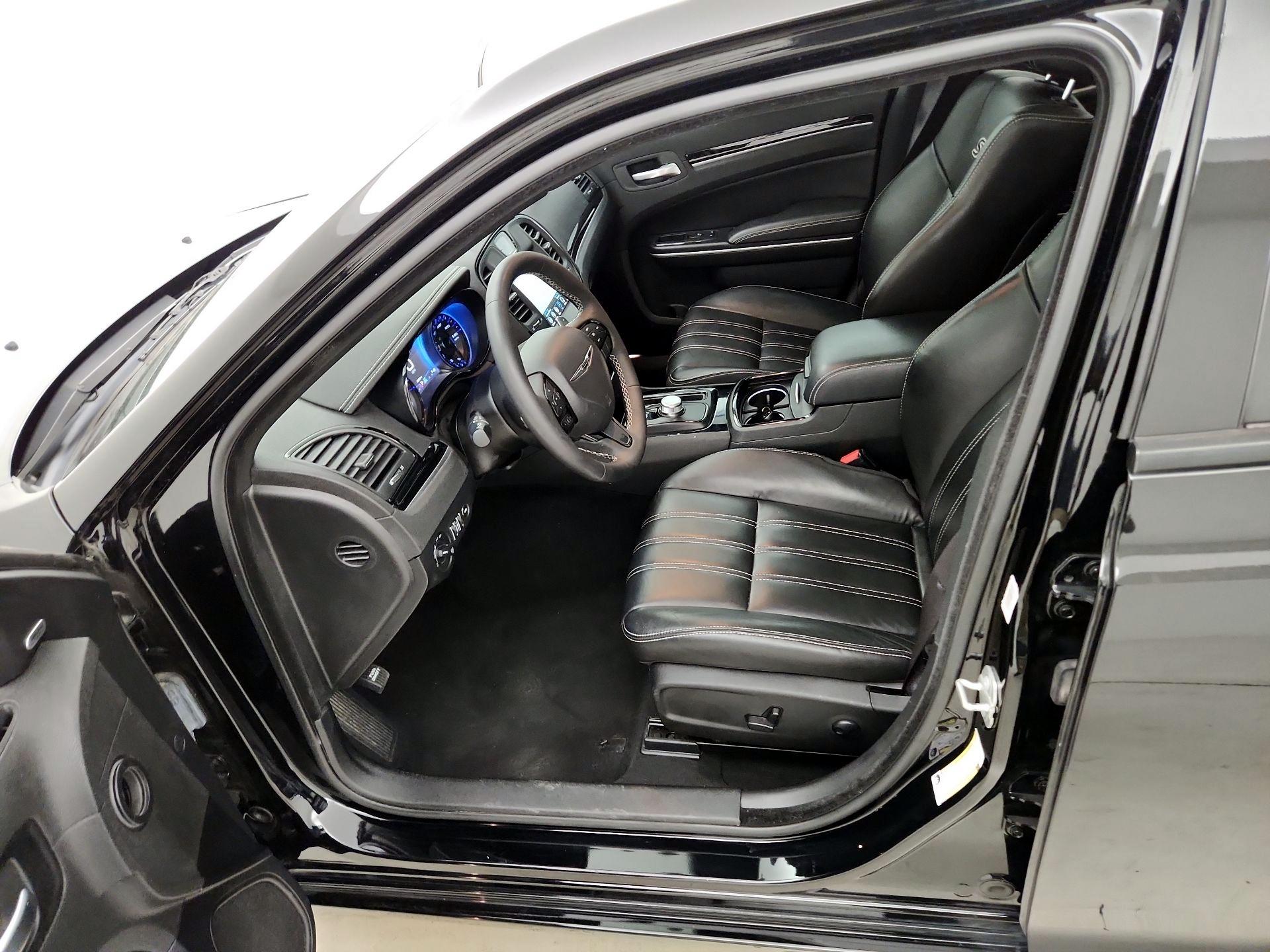 Thumbnail: 2023 Chrysler 300 - 11