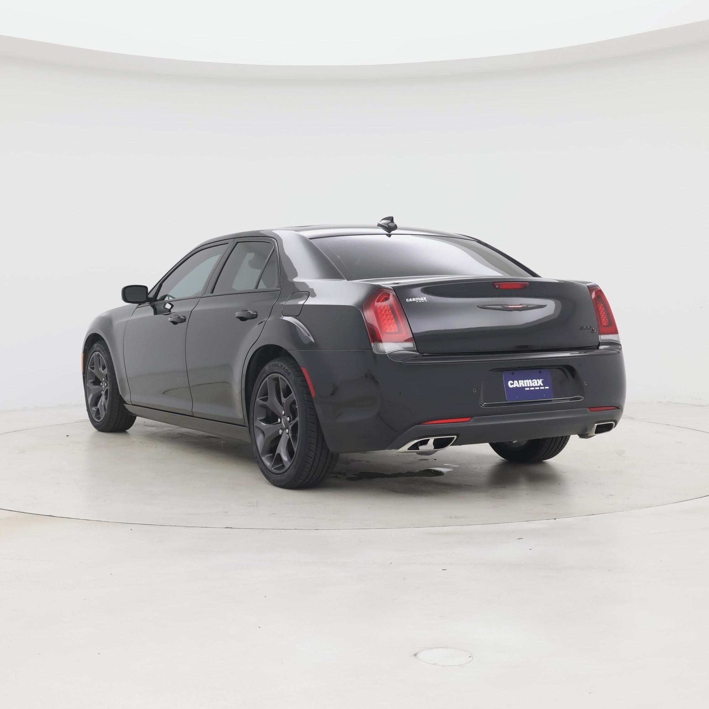 Thumbnail: 2023 Chrysler 300 - 2