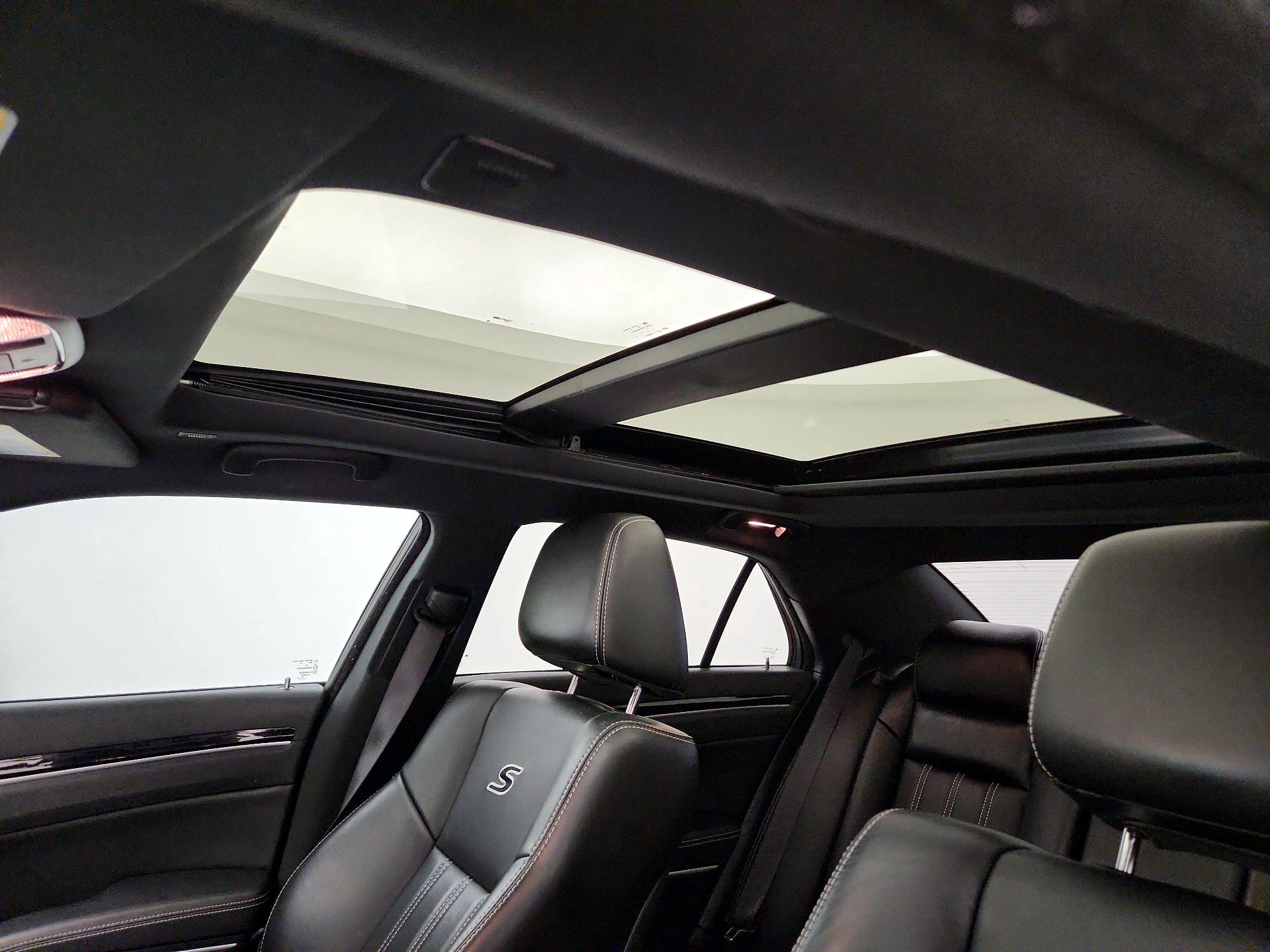 Thumbnail: 2023 Chrysler 300 - 20