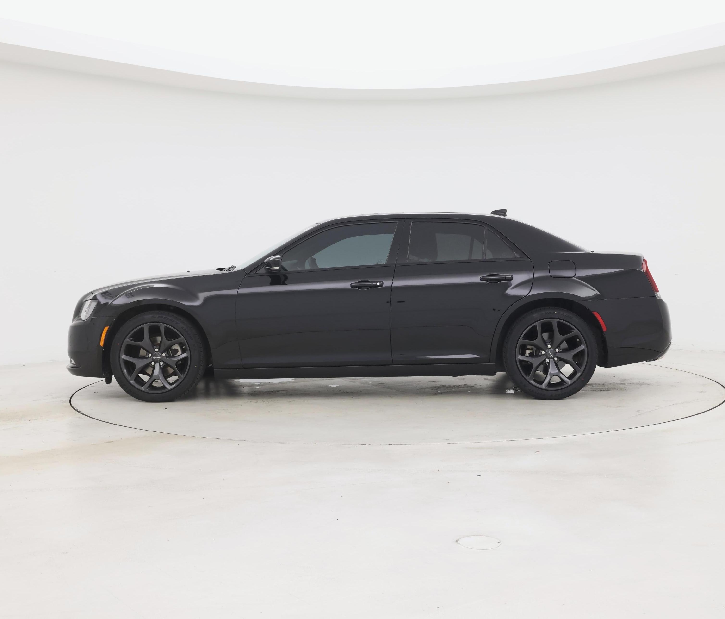 Thumbnail: 2023 Chrysler 300 - 3