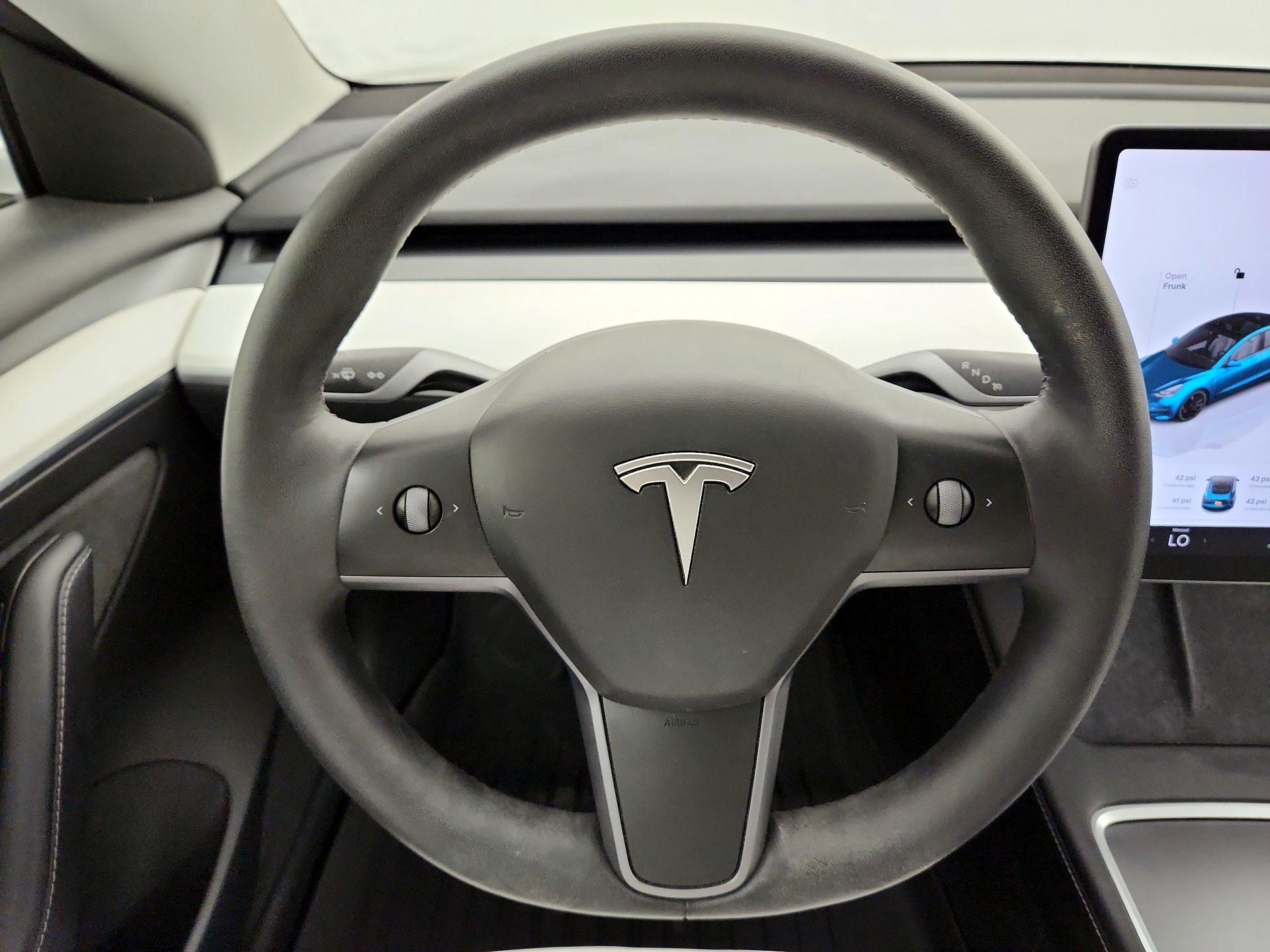 Thumbnail: 2023 Tesla Model 3 - 10