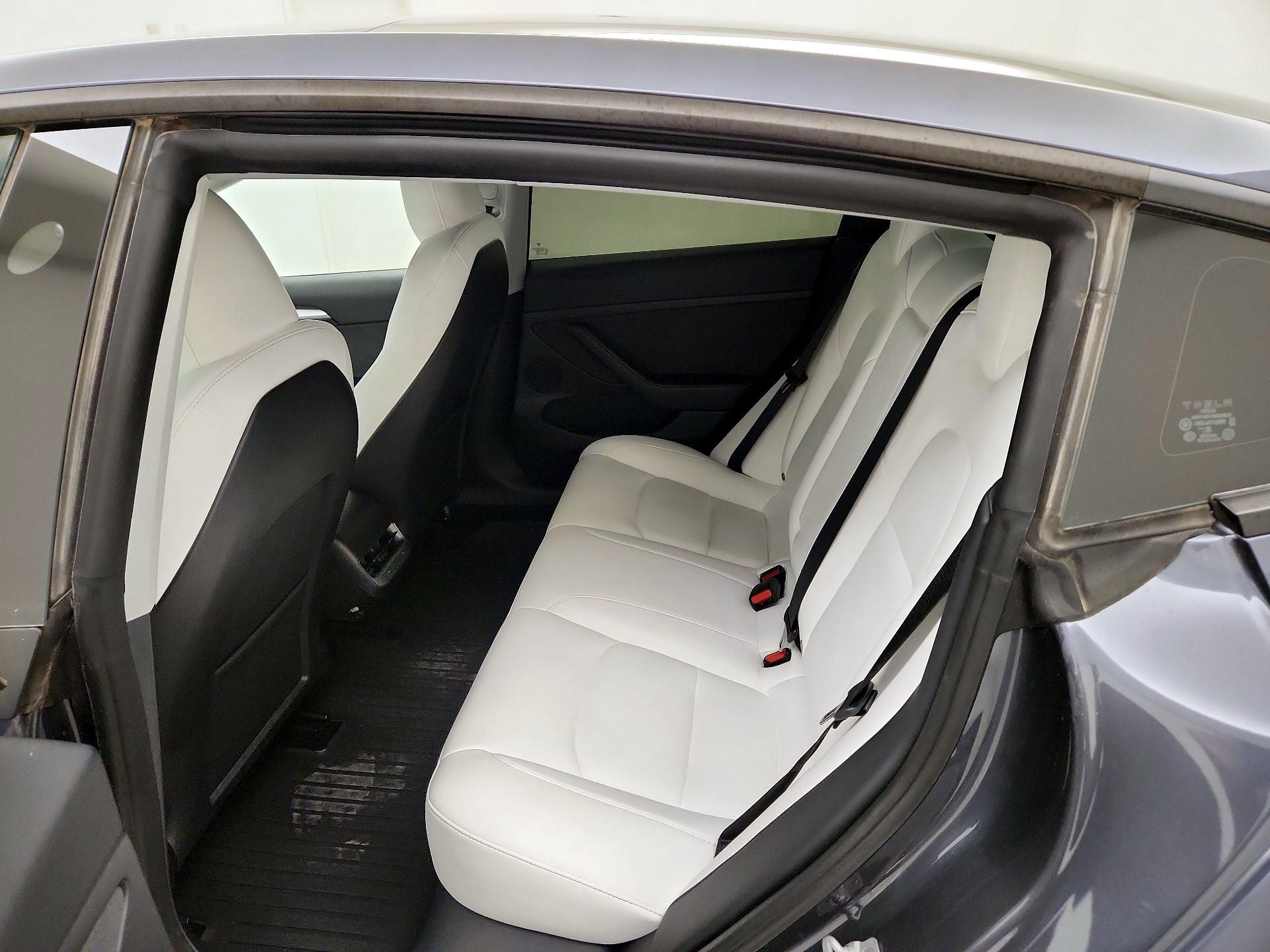 Thumbnail: 2023 Tesla Model 3 - 18