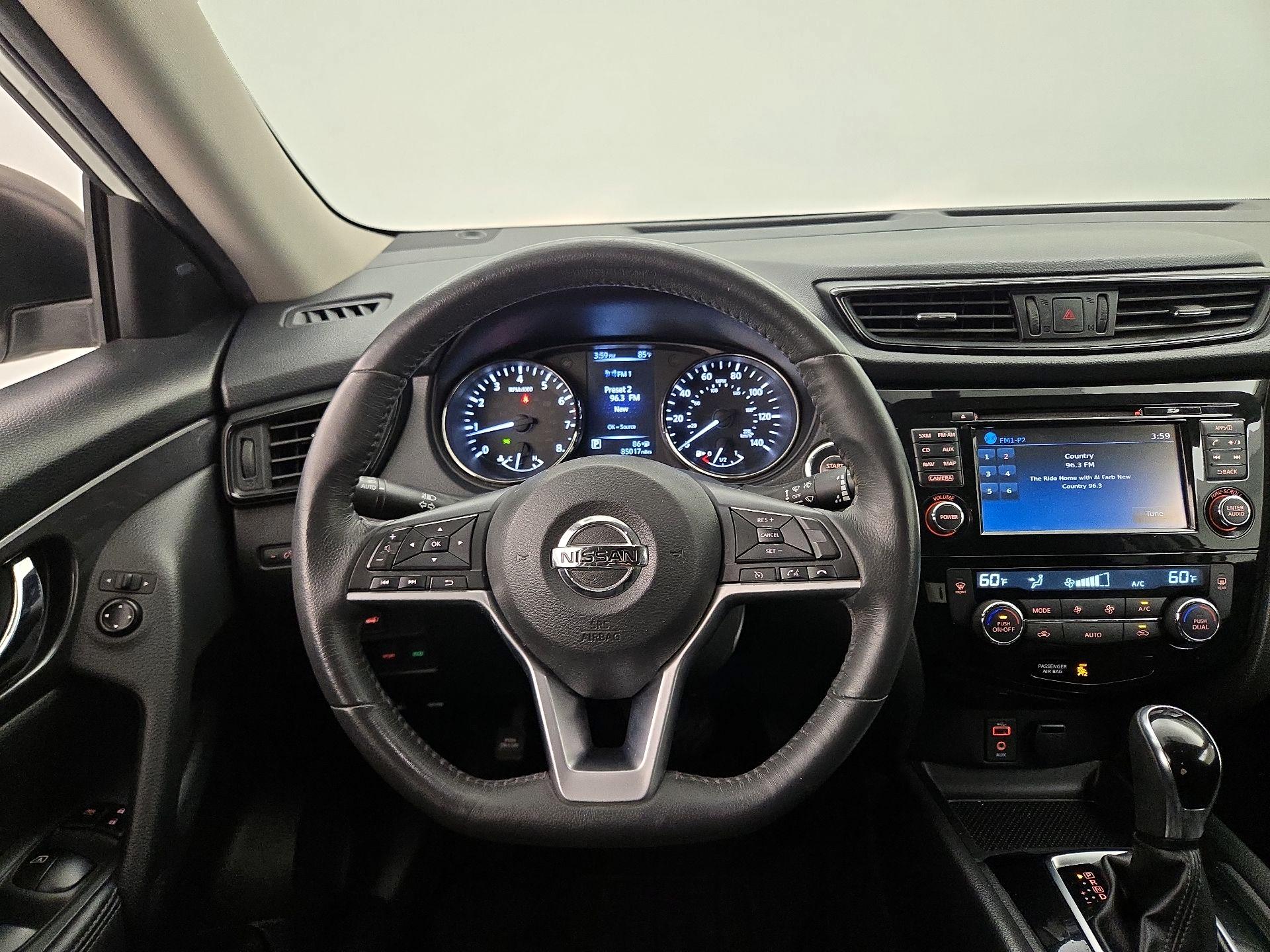Thumbnail: 2017 Nissan Rogue - 10