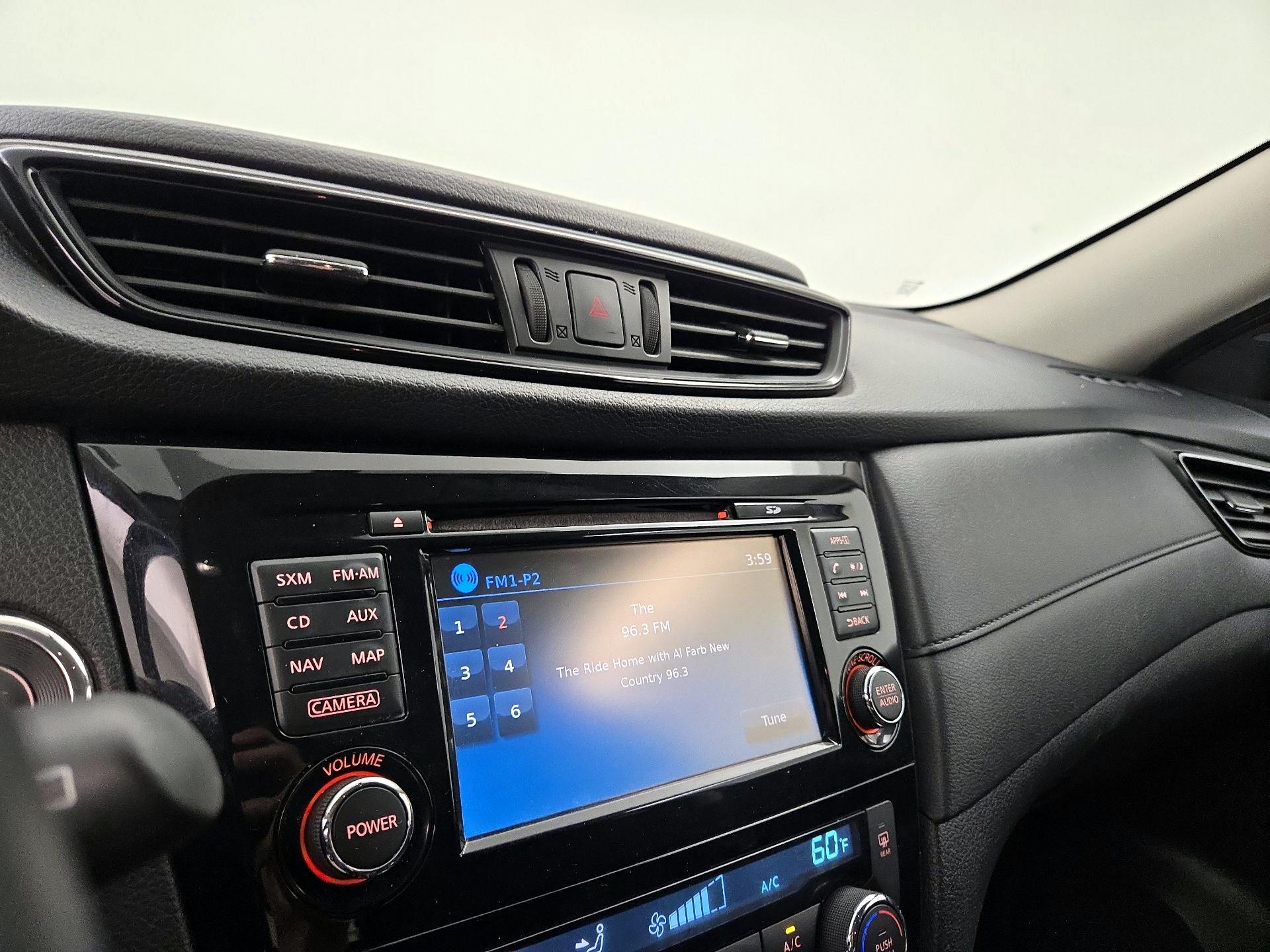 Thumbnail: 2017 Nissan Rogue - 16