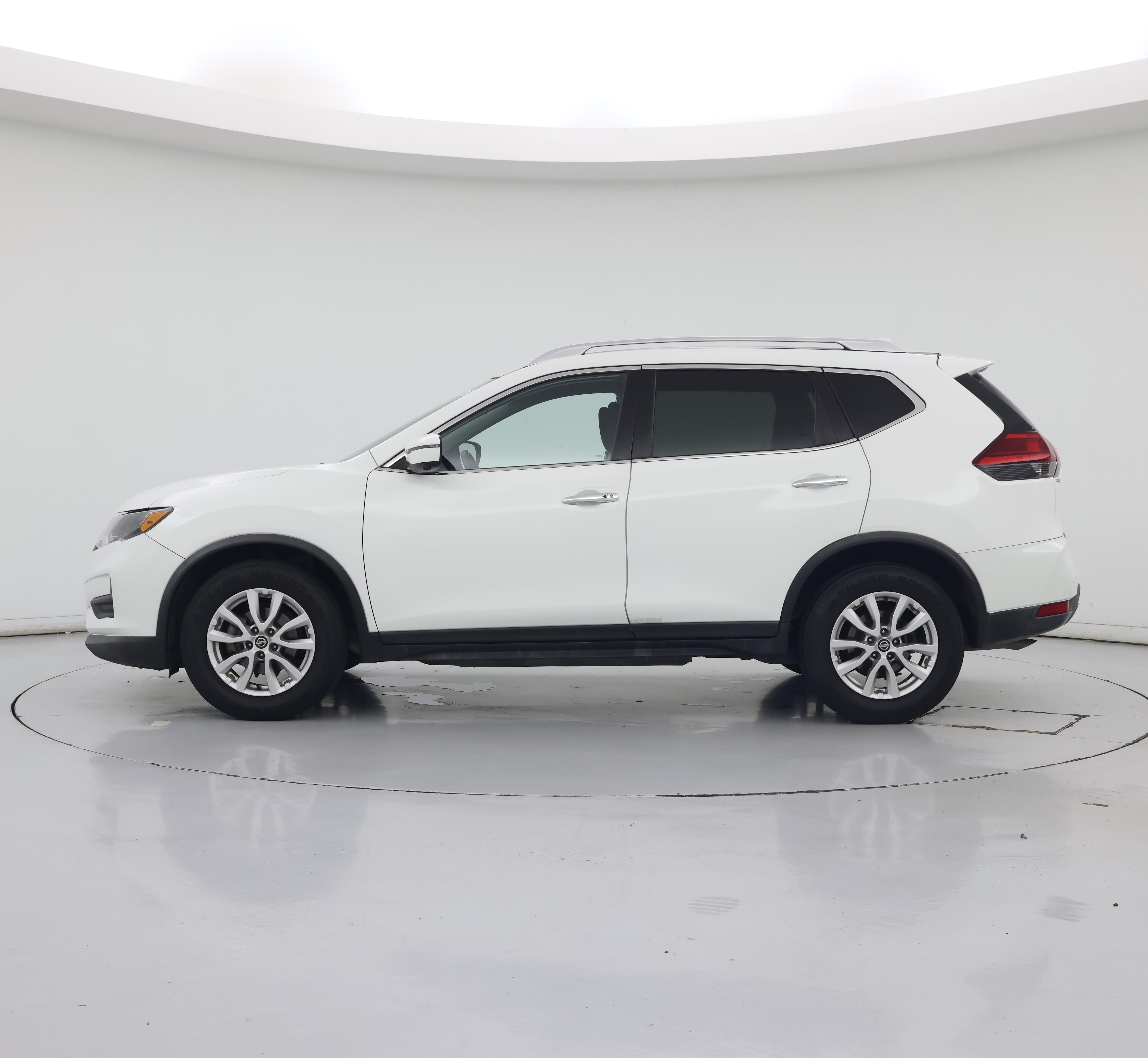 Thumbnail: 2017 Nissan Rogue - 3
