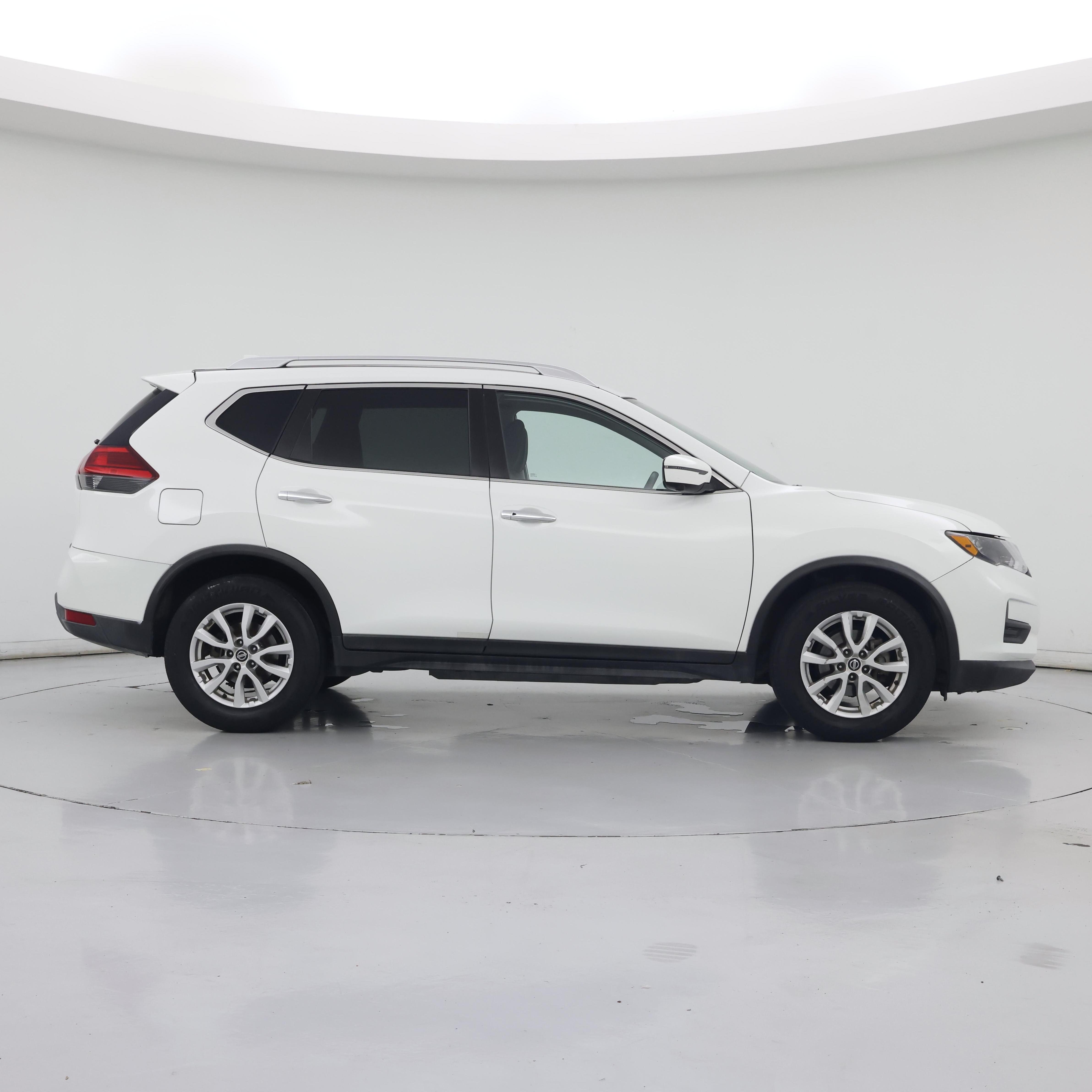 Thumbnail: 2017 Nissan Rogue - 7
