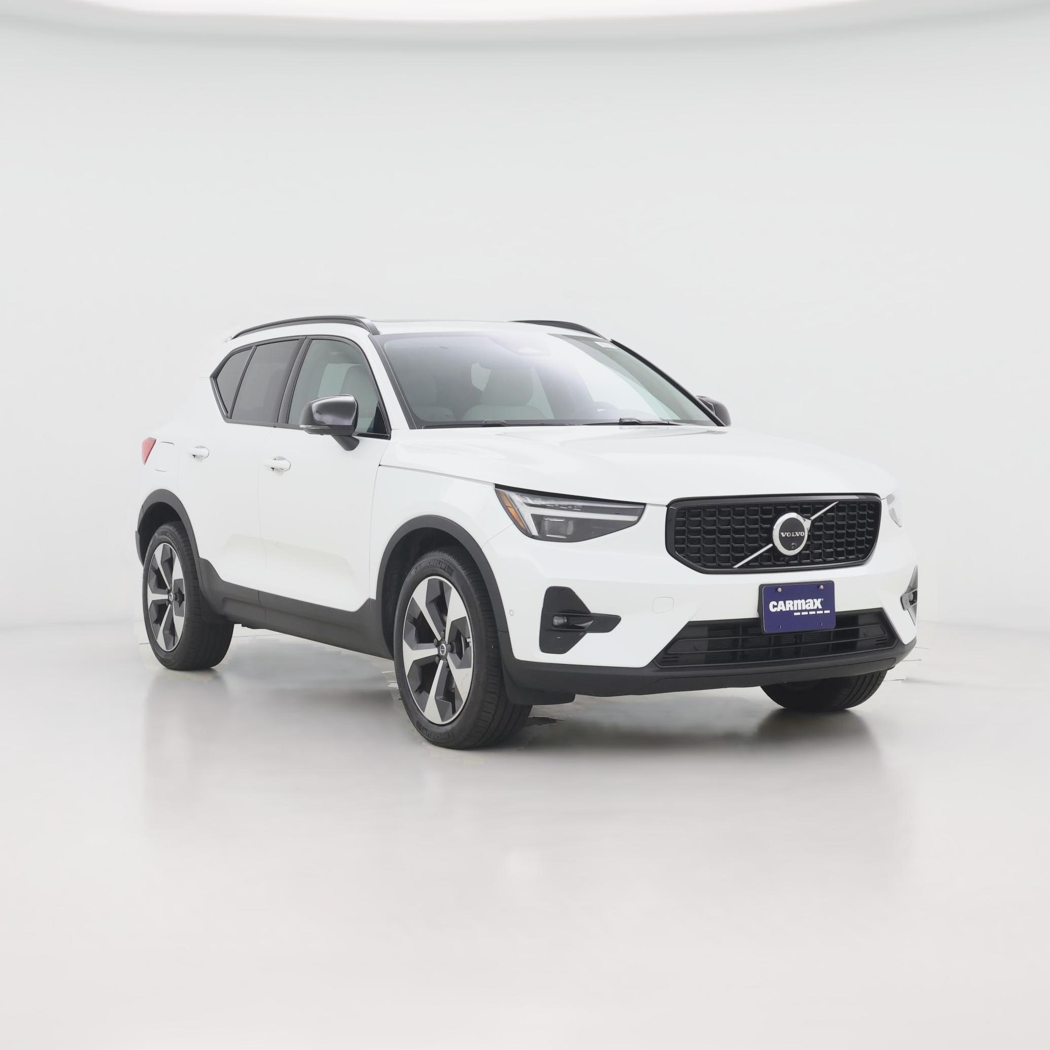 Thumbnail: 2026 Volvo XC40 - 1