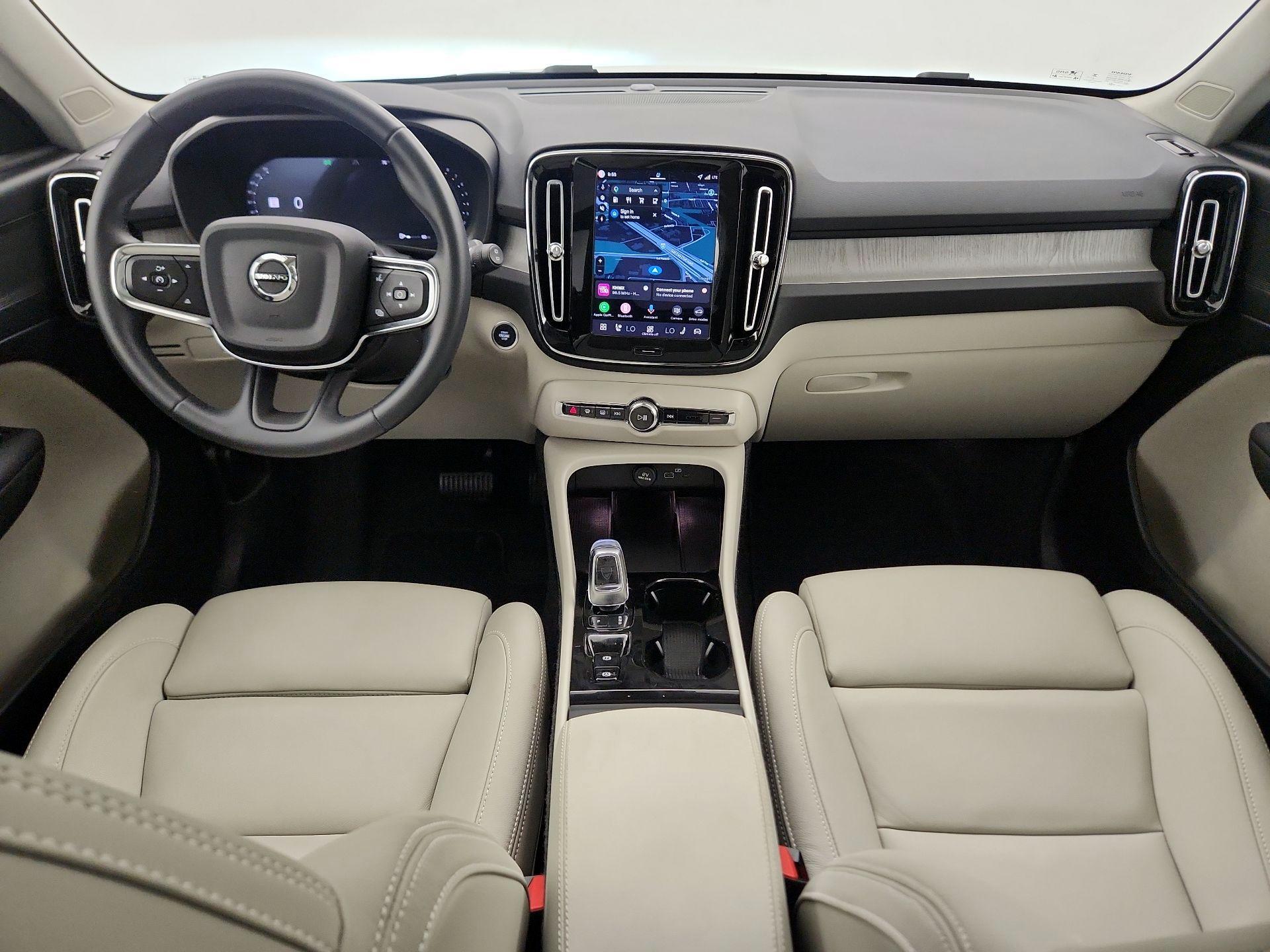 Thumbnail: 2026 Volvo XC40 - 9