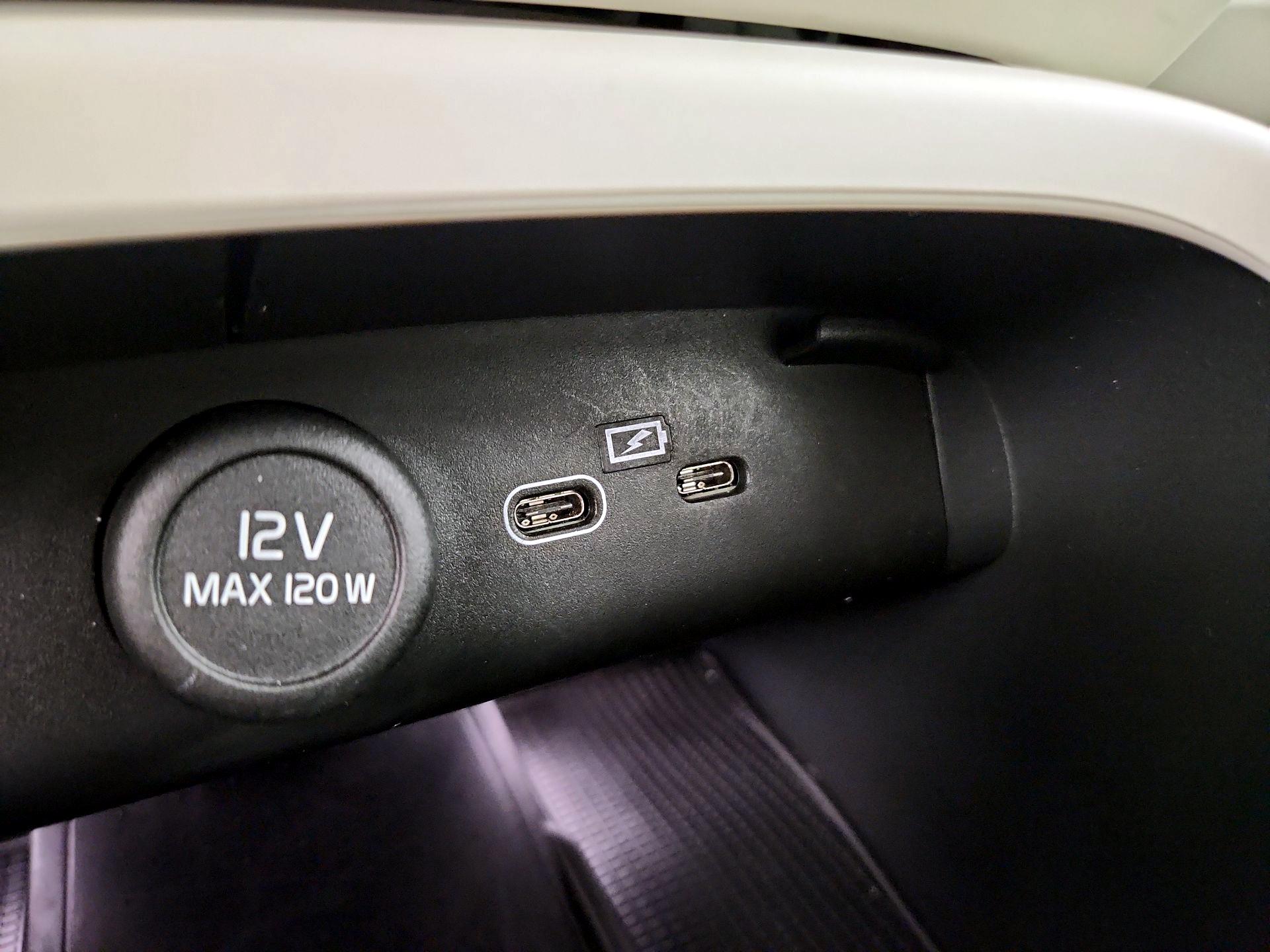 Thumbnail: 2026 Volvo XC40 - 19