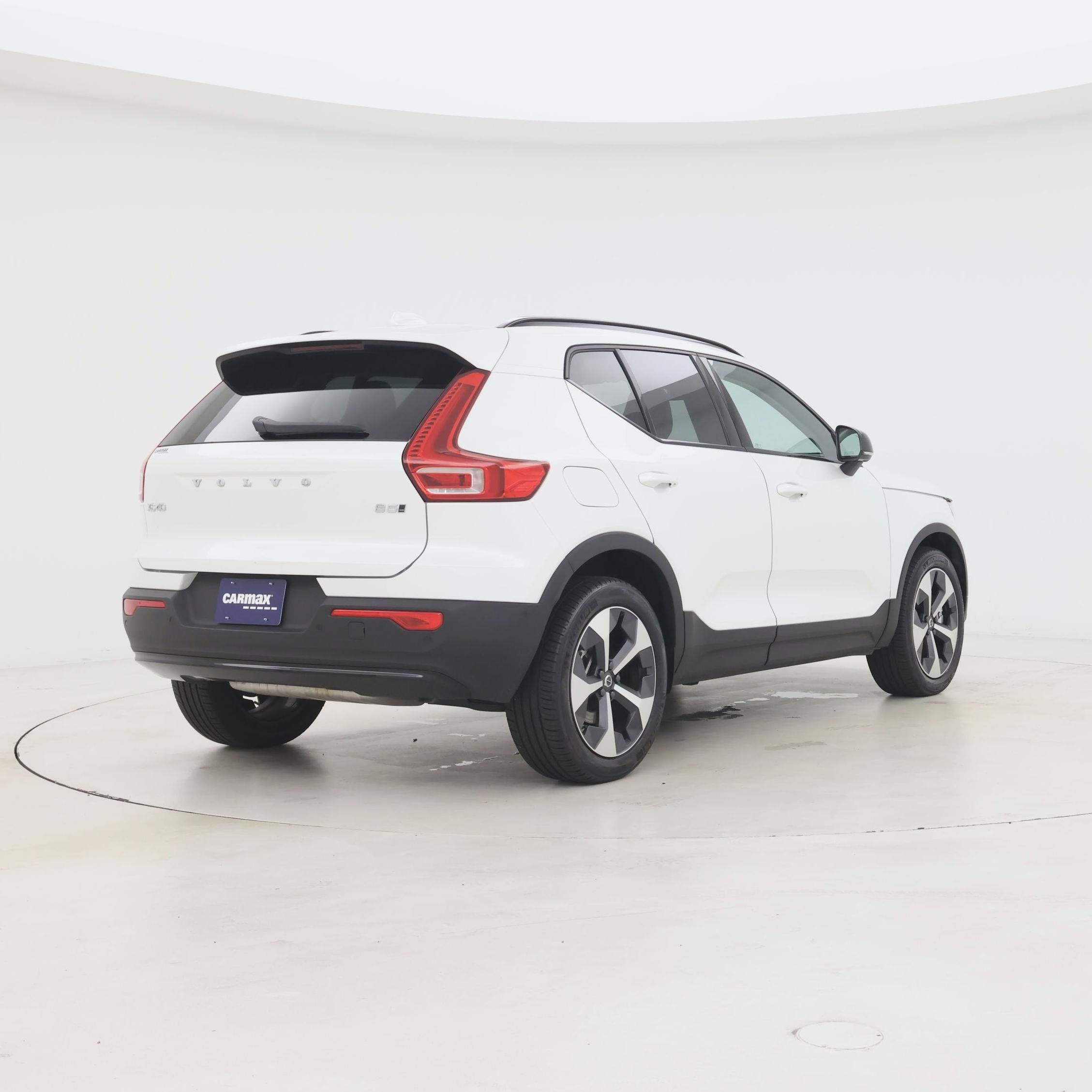 Thumbnail: 2026 Volvo XC40 - 8