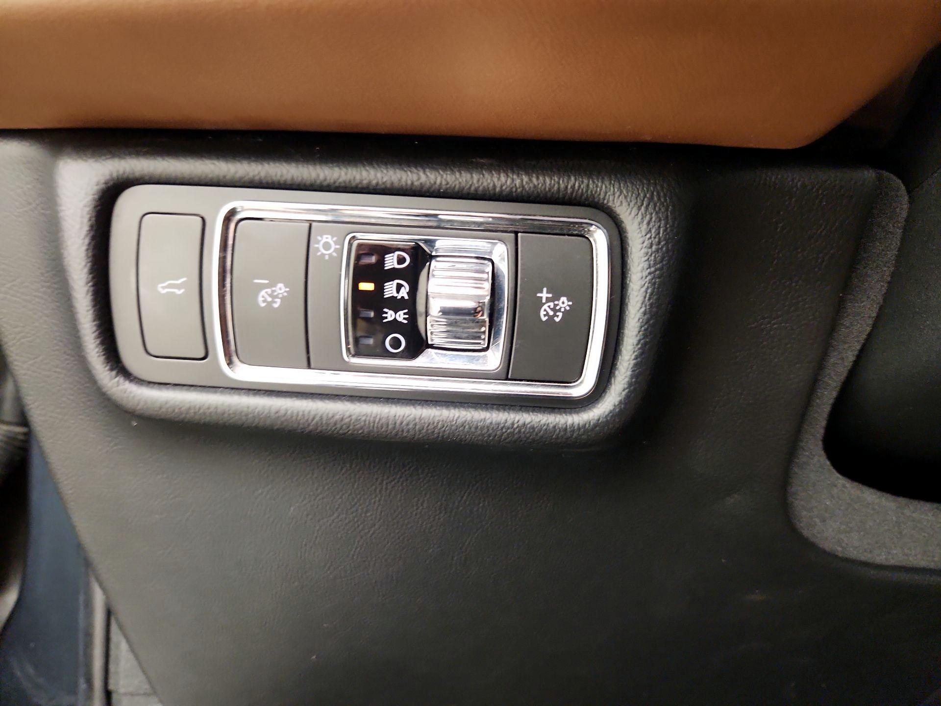 Thumbnail: 2022 Lincoln Aviator - 13