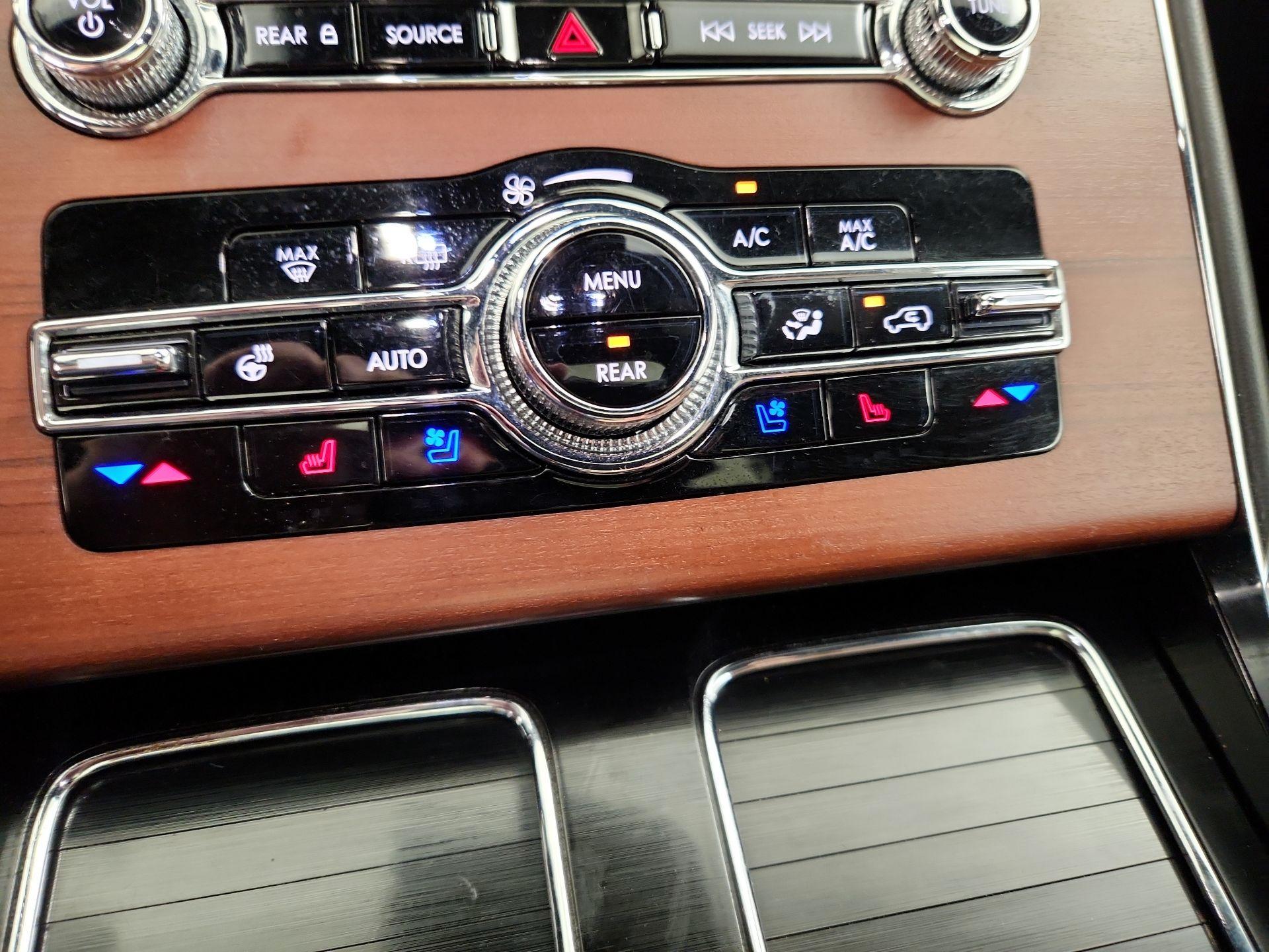 Thumbnail: 2022 Lincoln Aviator - 17