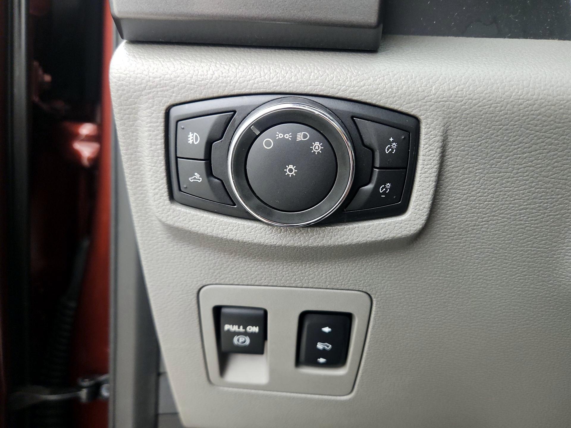 Thumbnail: 2016 Ford F-150 - 13