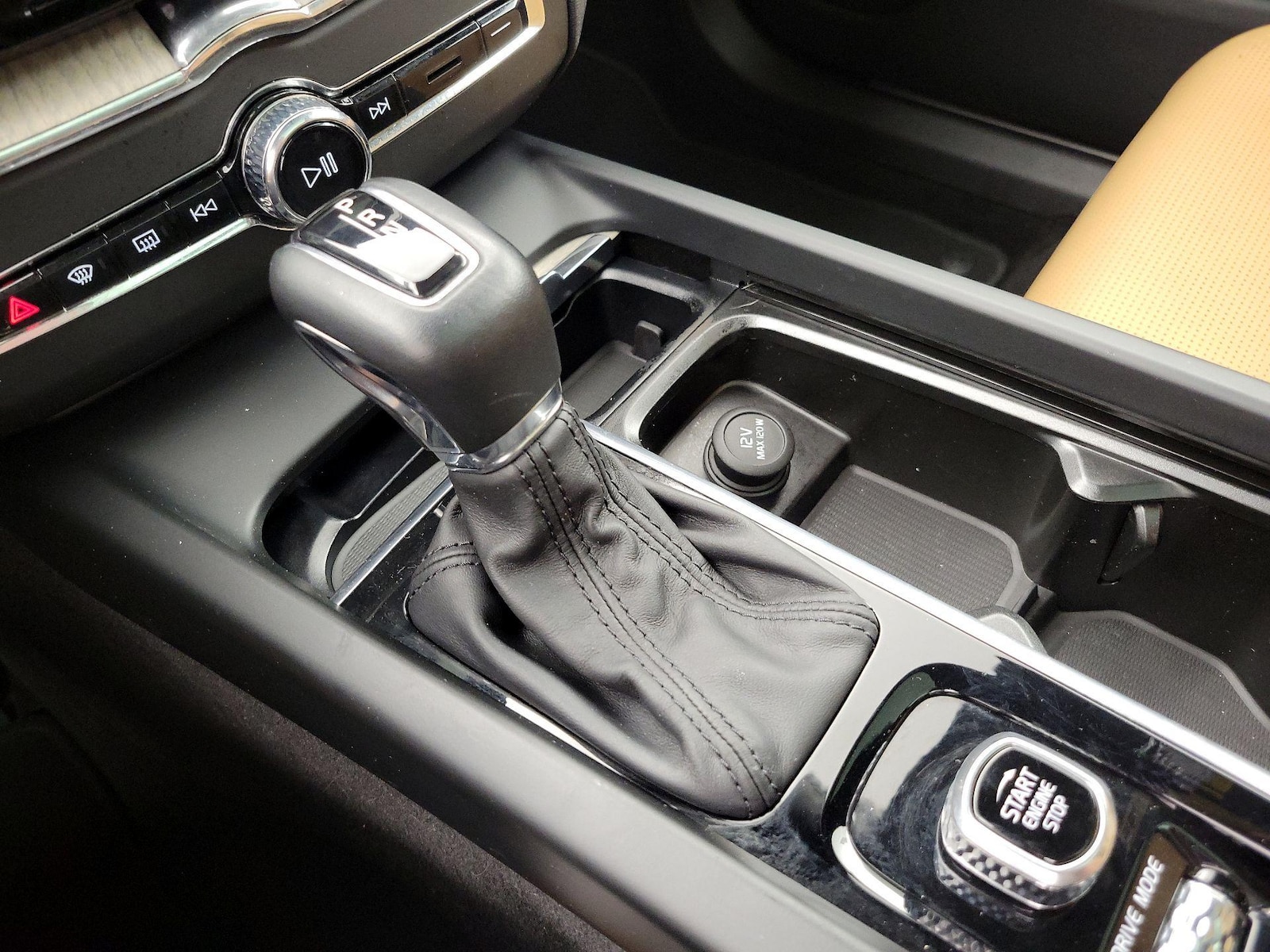 2020 Volvo XC60 Inscription - Photo 19