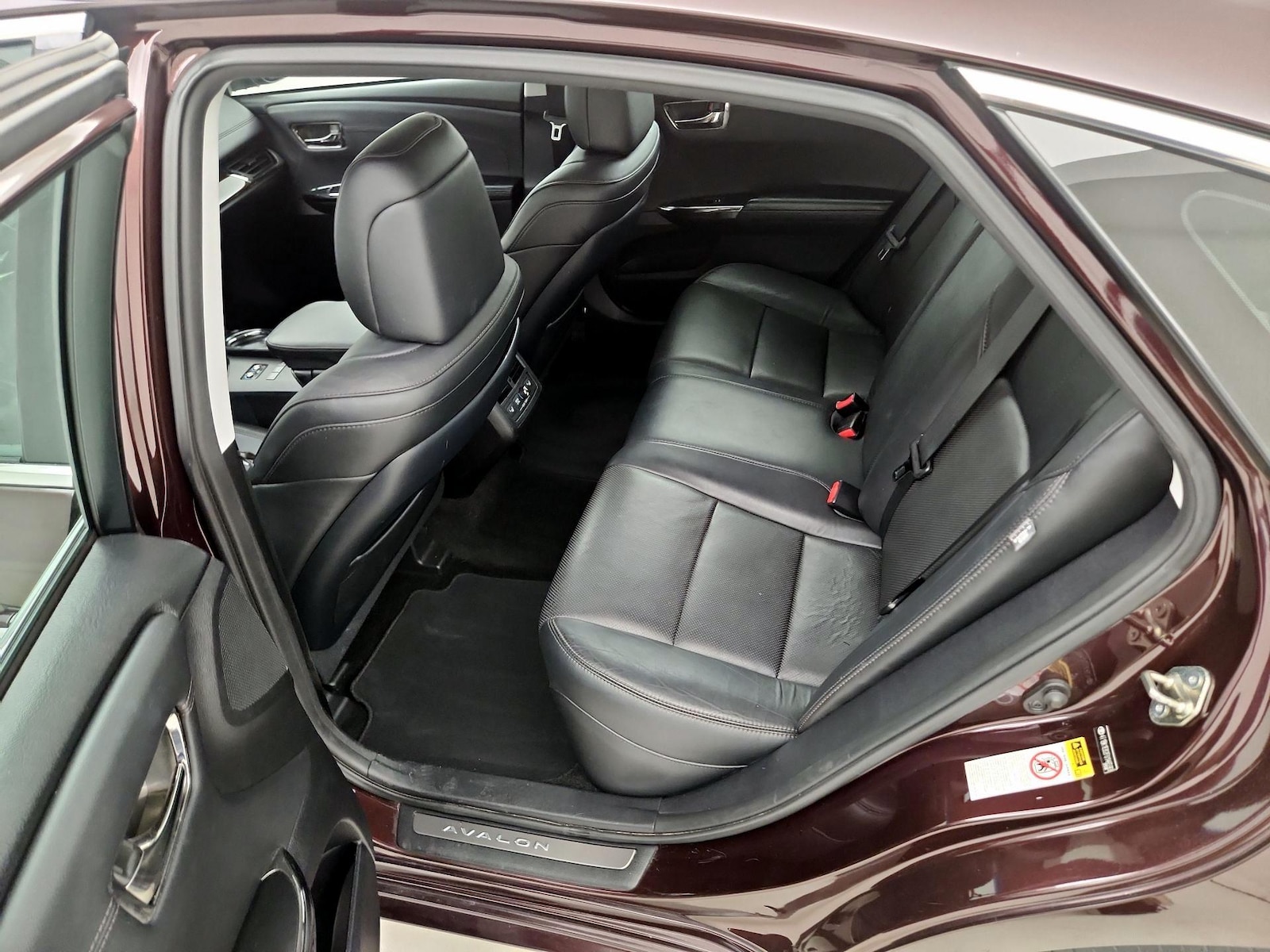 2015 Toyota Avalon Limited - Photo 22