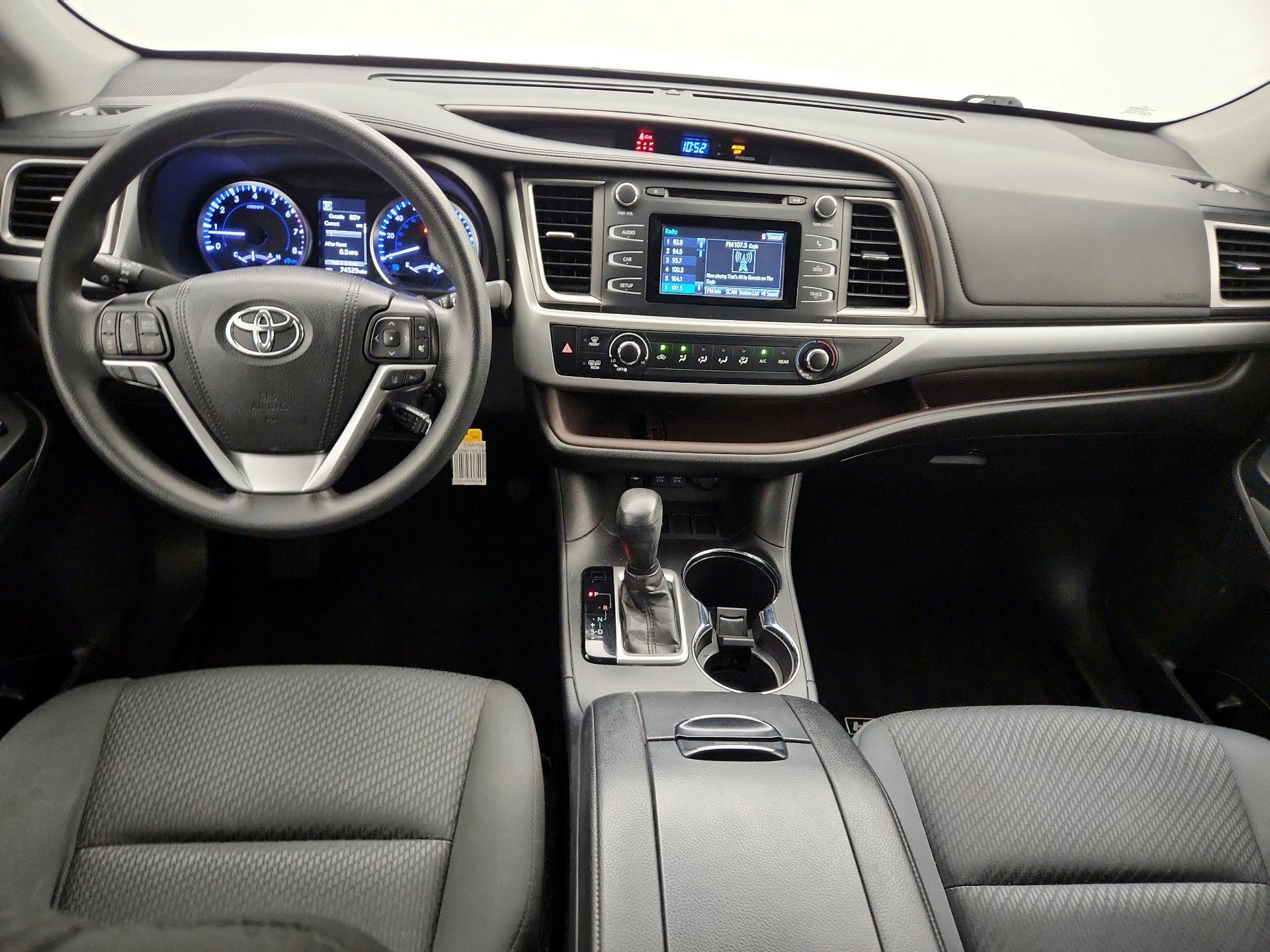 Thumbnail: 2019 Toyota Highlander - 9
