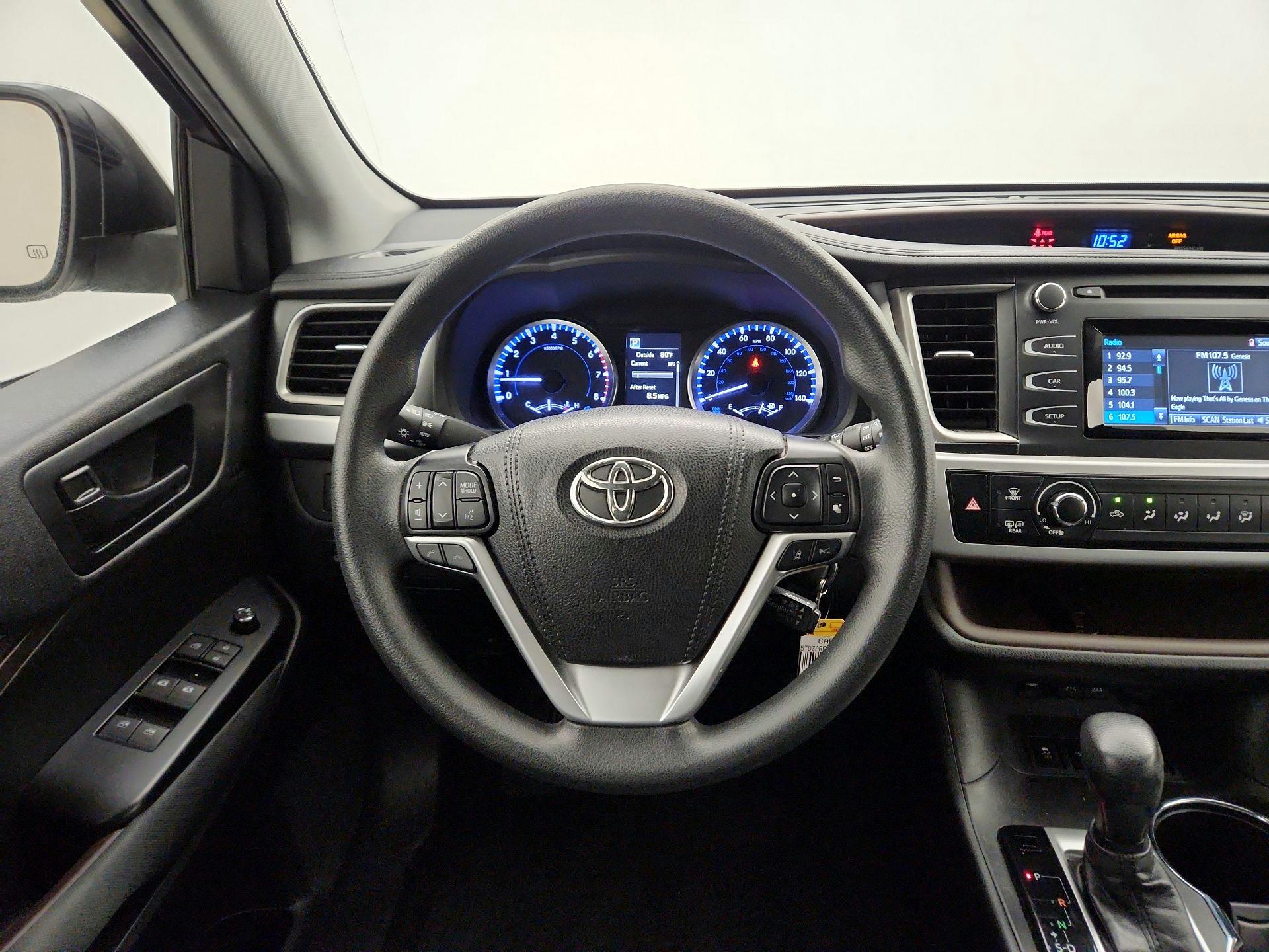 Thumbnail: 2019 Toyota Highlander - 10
