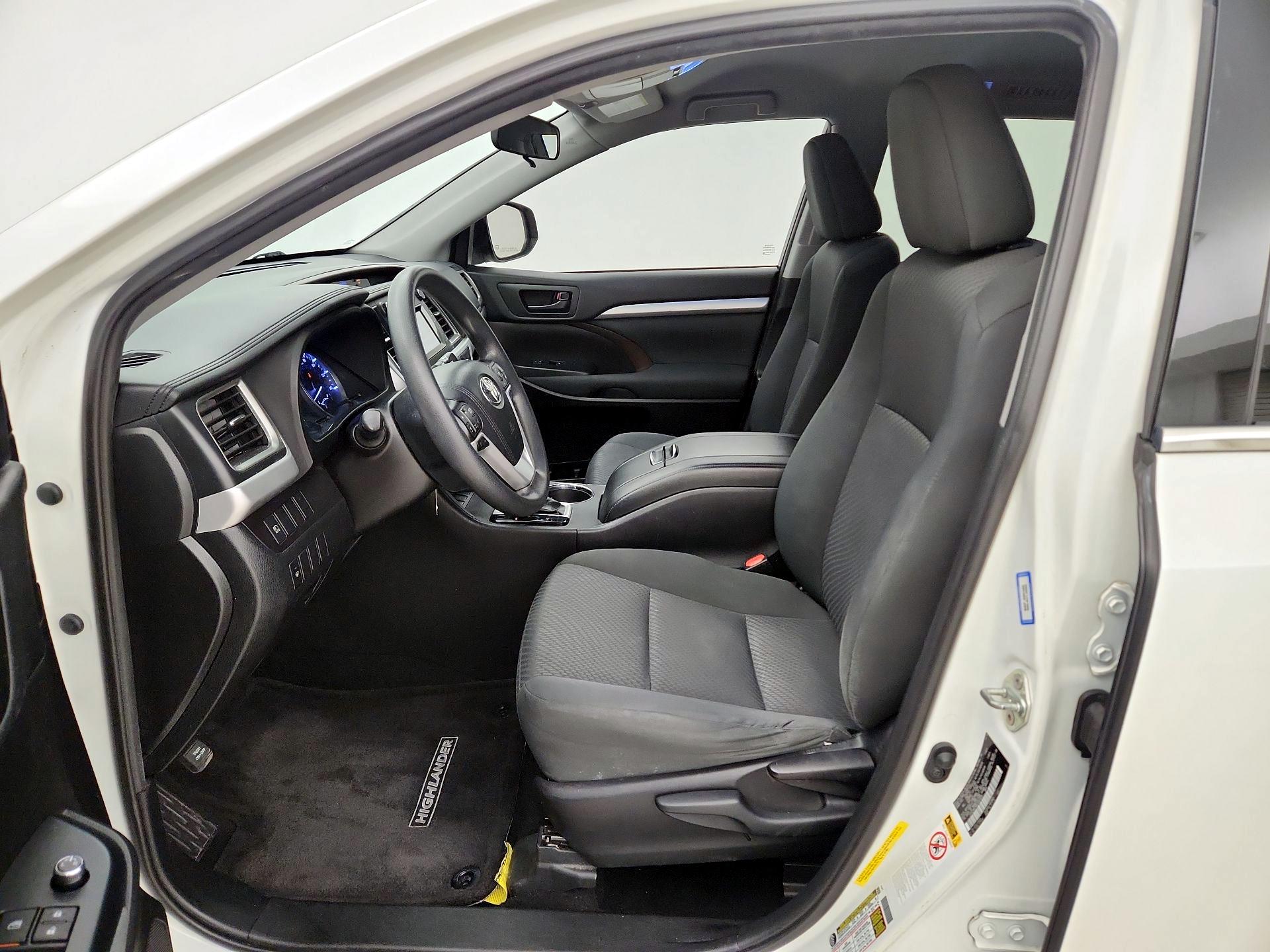 Thumbnail: 2019 Toyota Highlander - 11