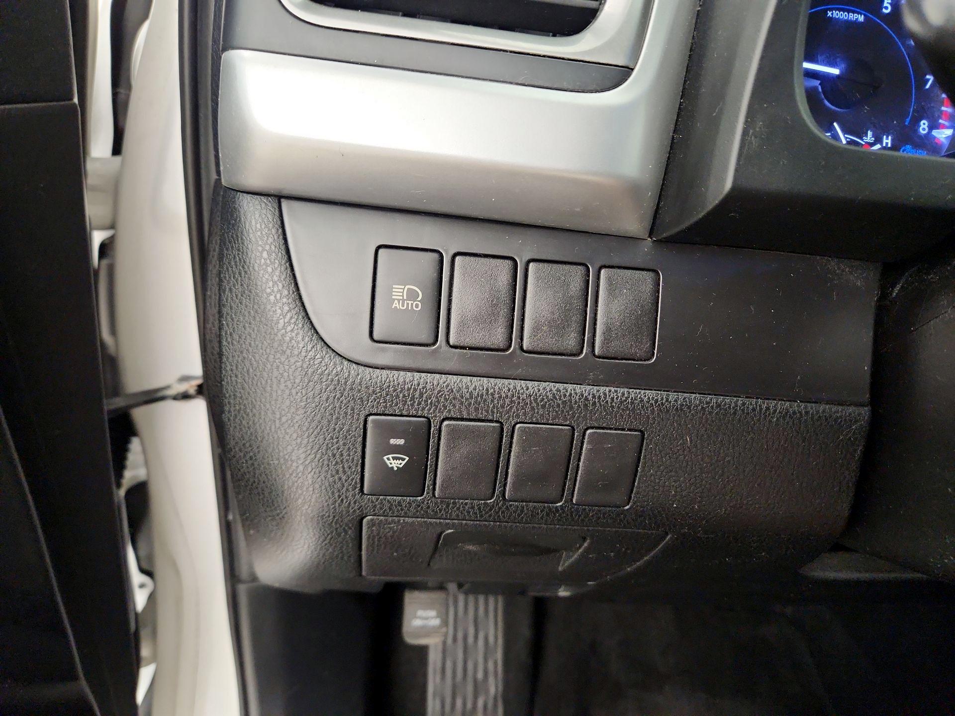 Thumbnail: 2019 Toyota Highlander - 13